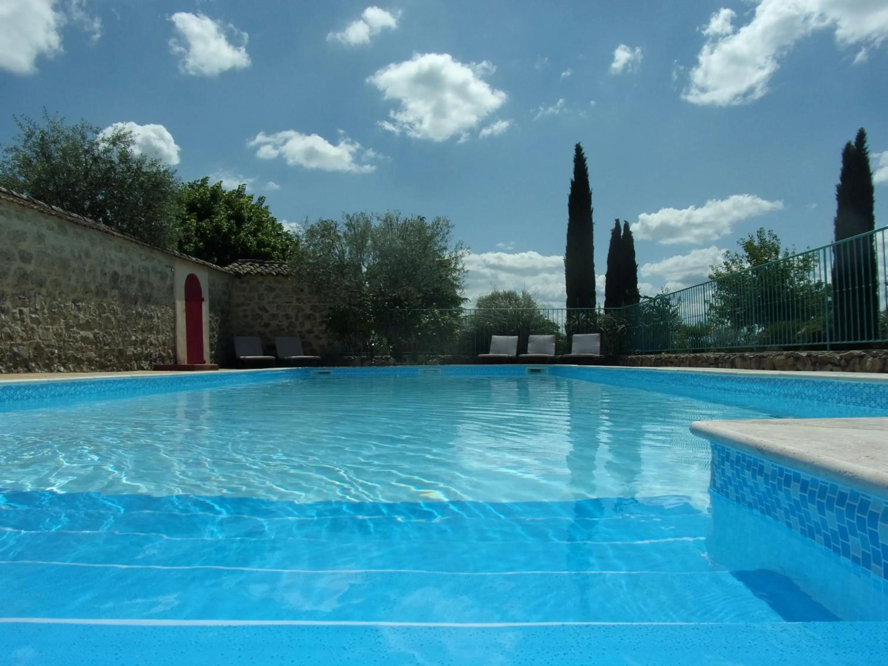 Gîte le MAGNAN, 50 m2, charme, nature, terrasse, piscine chauffée, sud Ardèche