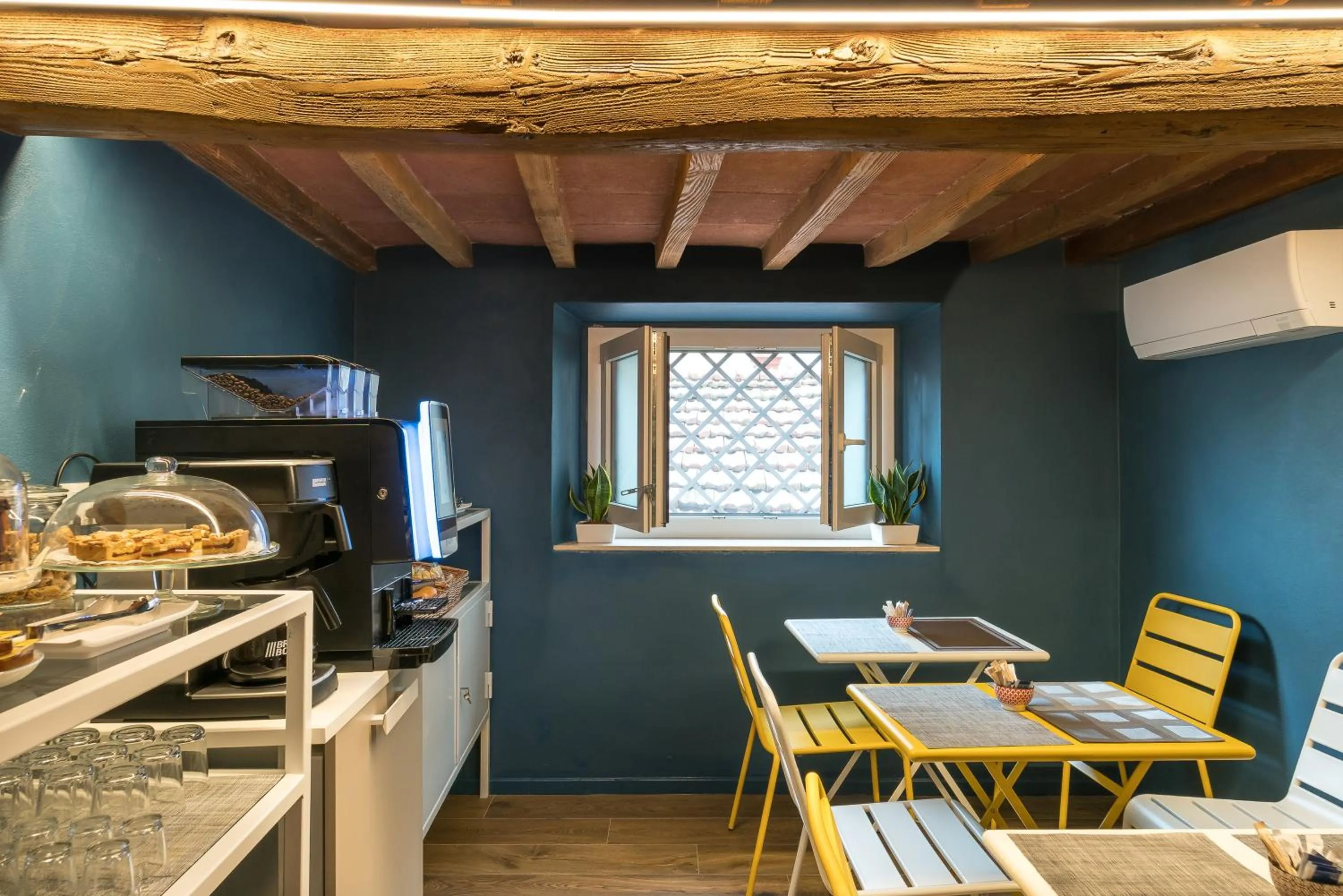 Breakfast in GOGO` Petit Hotel