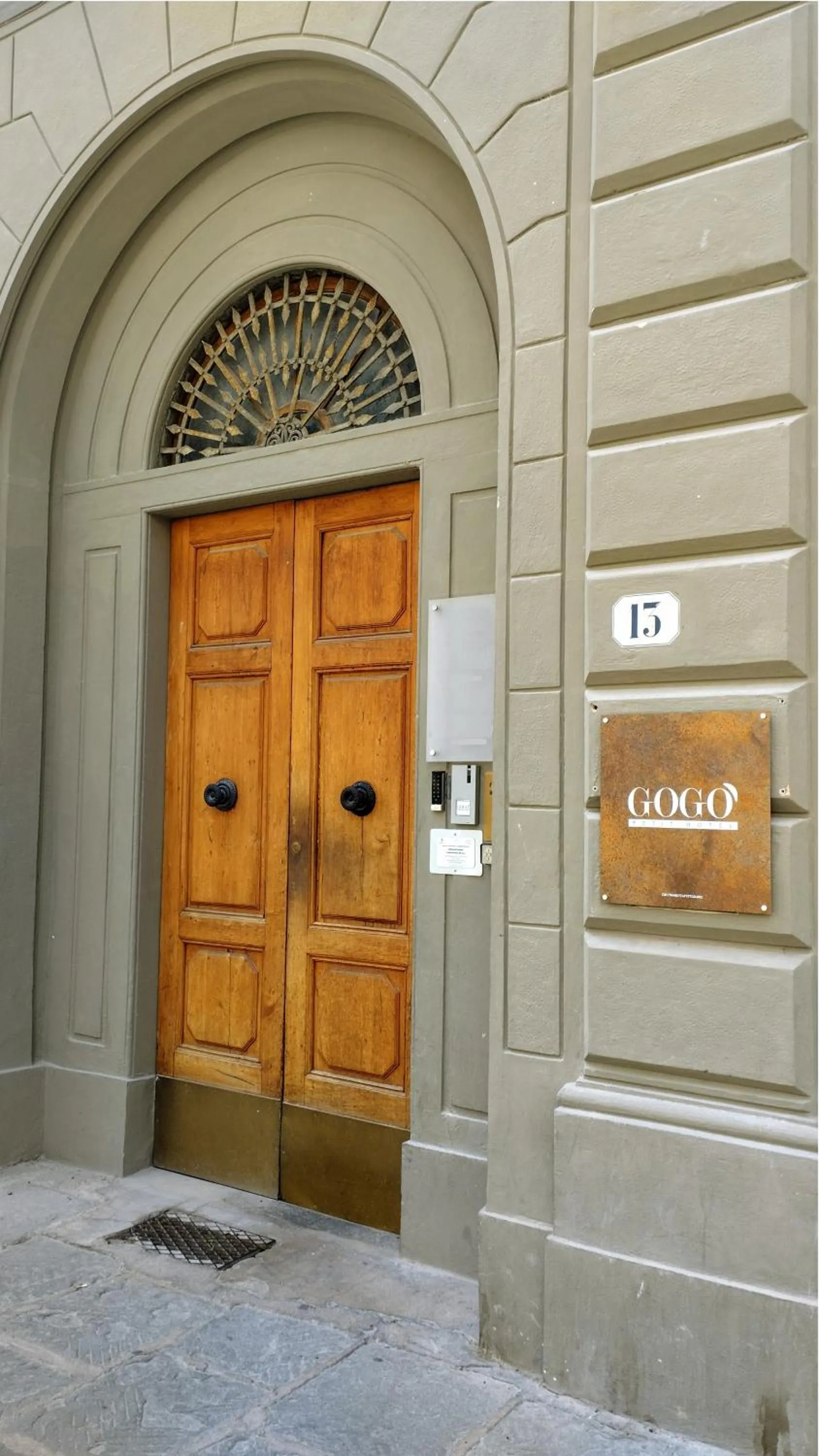 Property building in GOGO` Petit Hotel