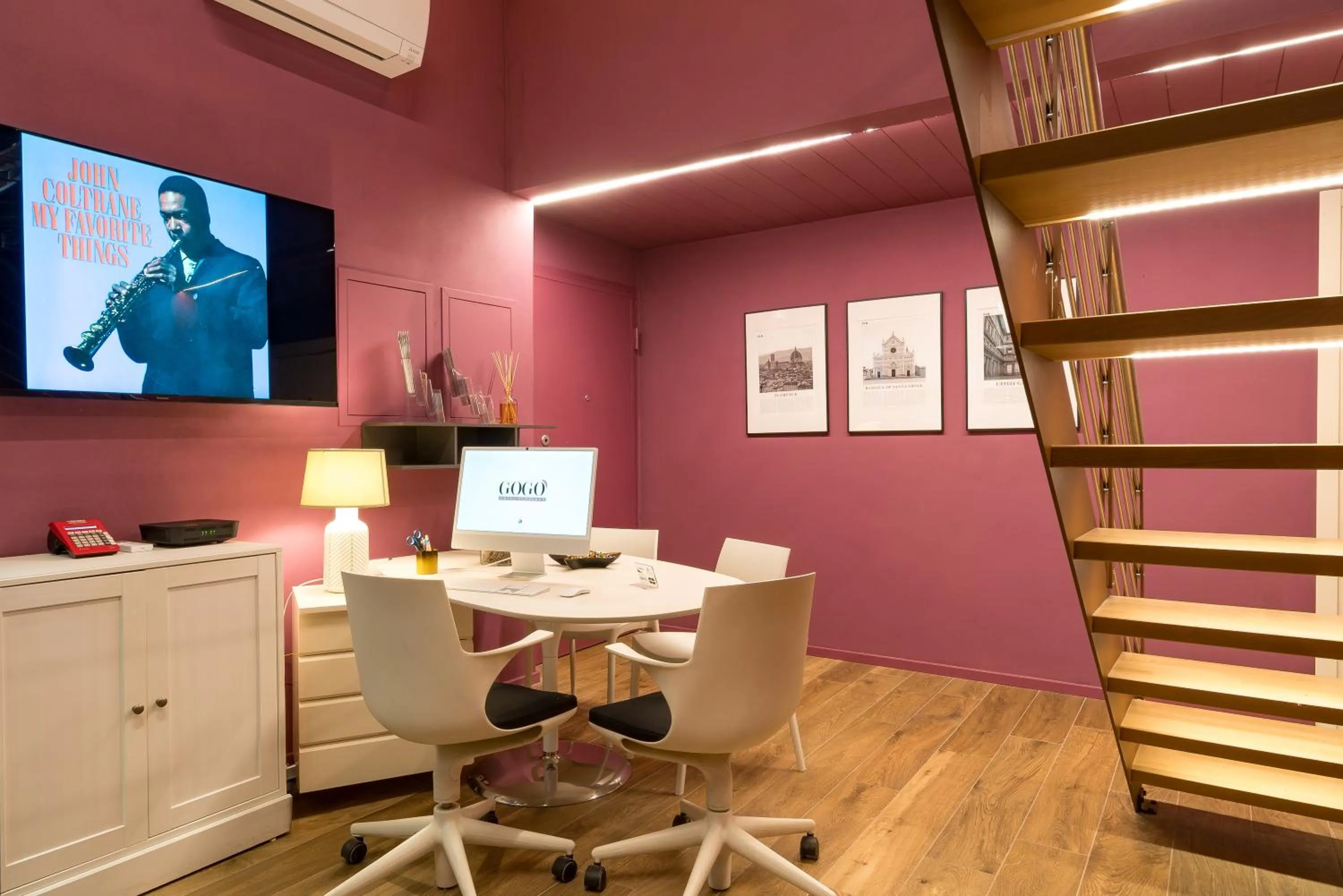 Lobby or reception in GOGO` Petit Hotel