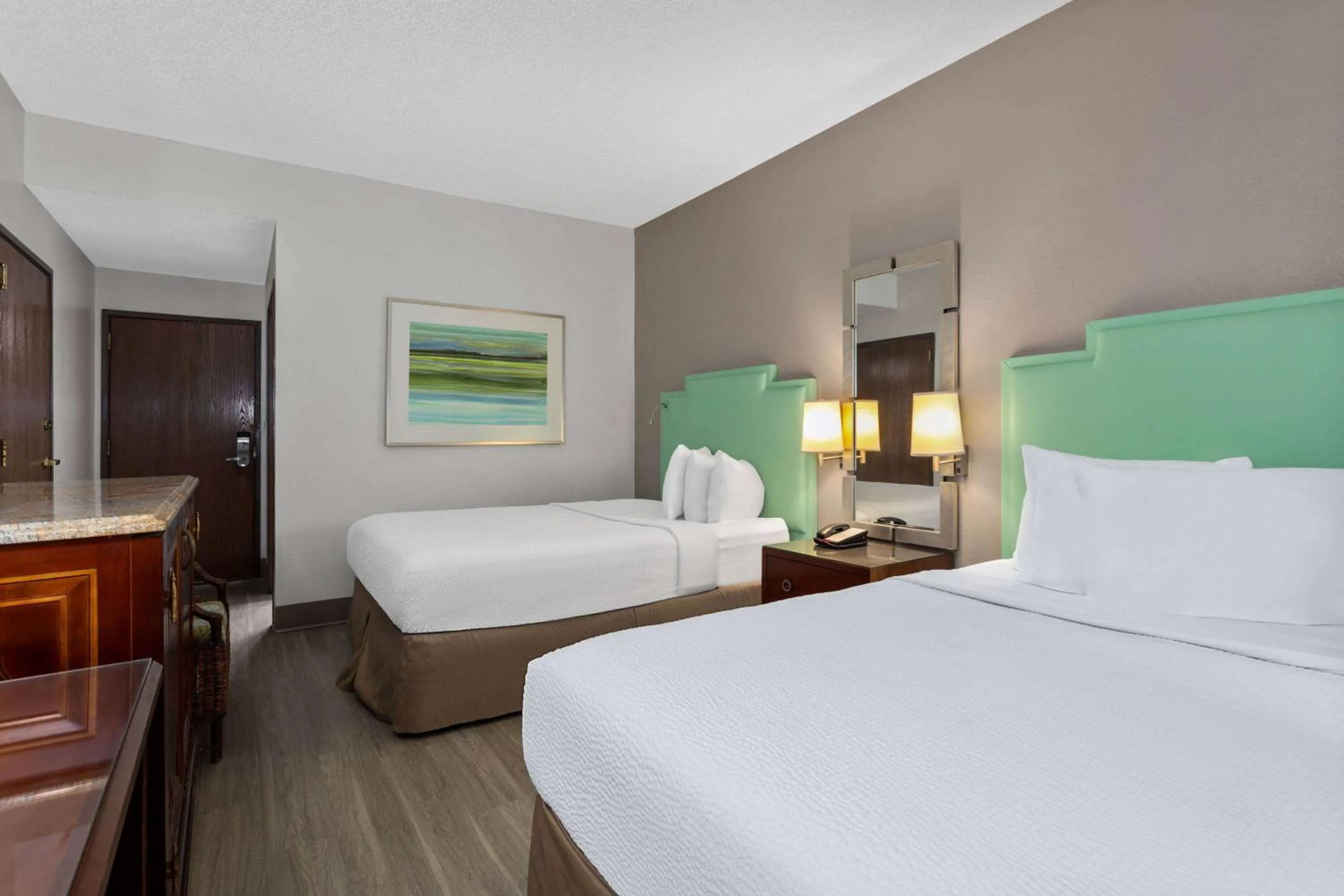 Photo of the whole room, Bed in Baymont by Wyndham Orlando-International Dr-Universal Blvd