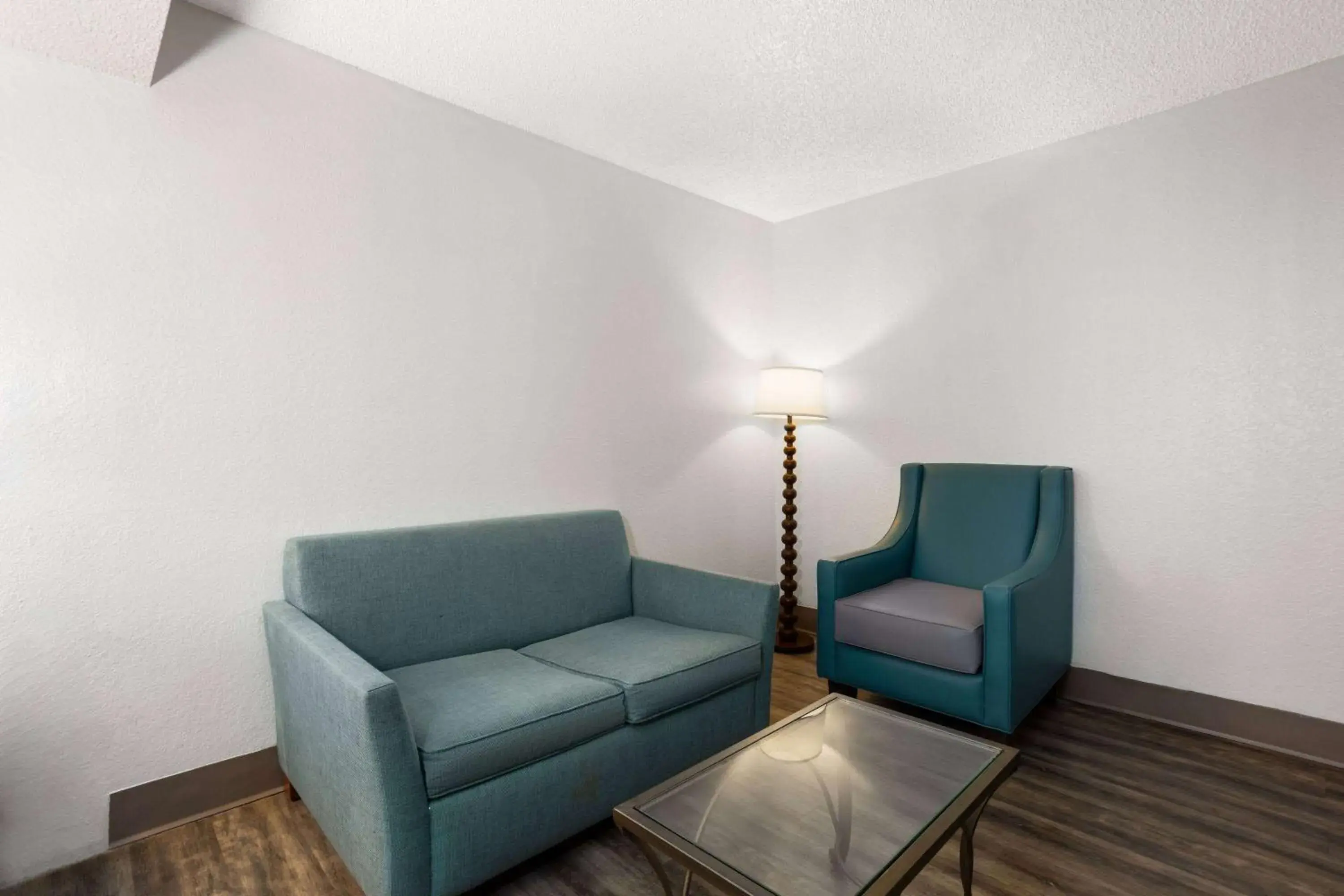 Photo of the whole room in Baymont by Wyndham Orlando-International Dr-Universal Blvd Photo of the whole room in Baymont by Wyndham Orlando-International Dr-Universal Blvd