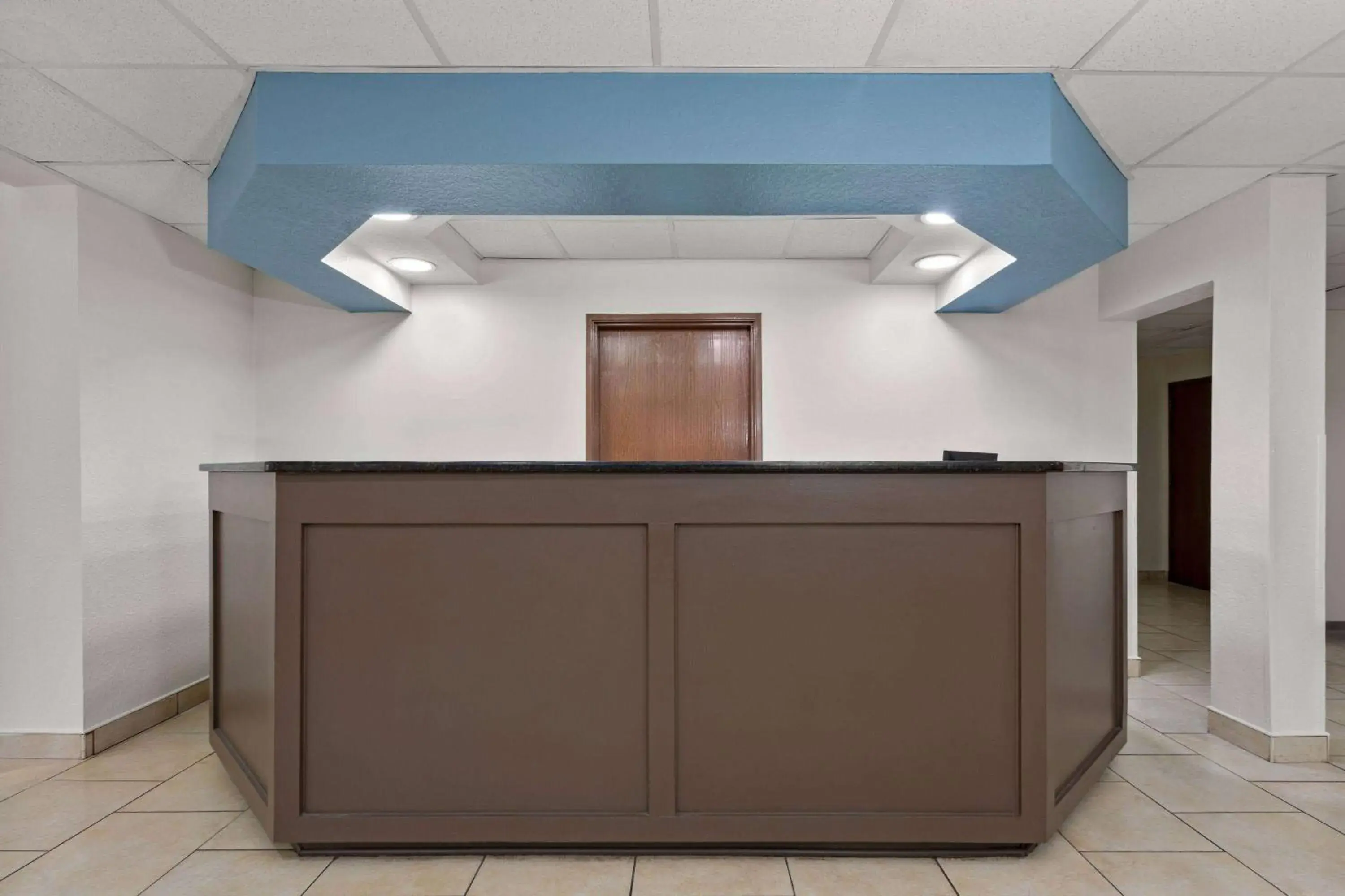 Lobby or reception in Baymont by Wyndham Orlando-International Dr-Universal Blvd Lobby or reception in Baymont by Wyndham Orlando-International Dr-Universal Blvd