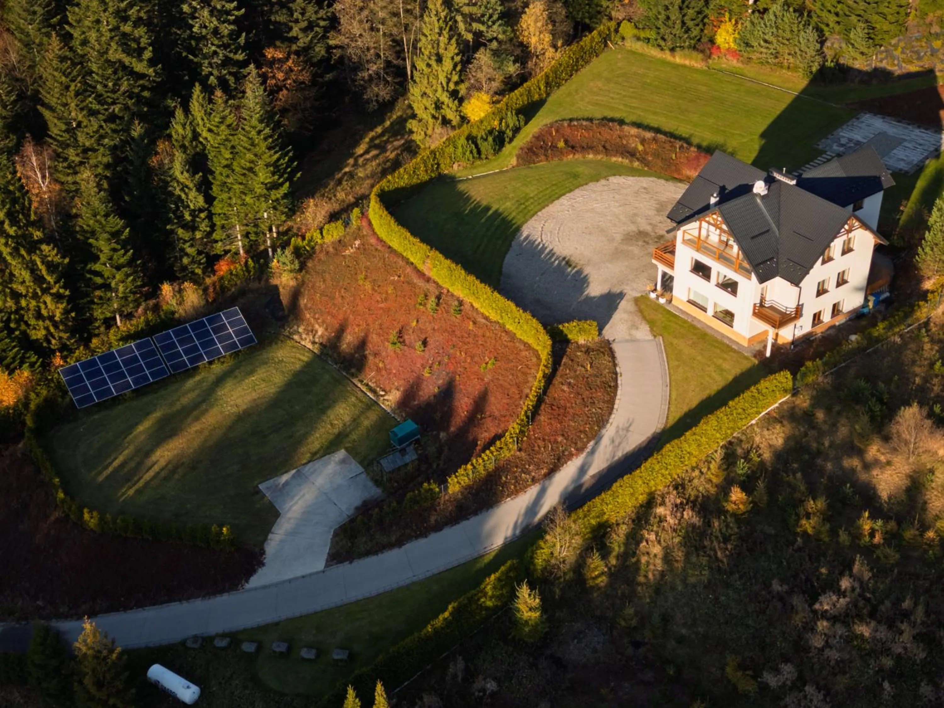 Property building in Willa Montis