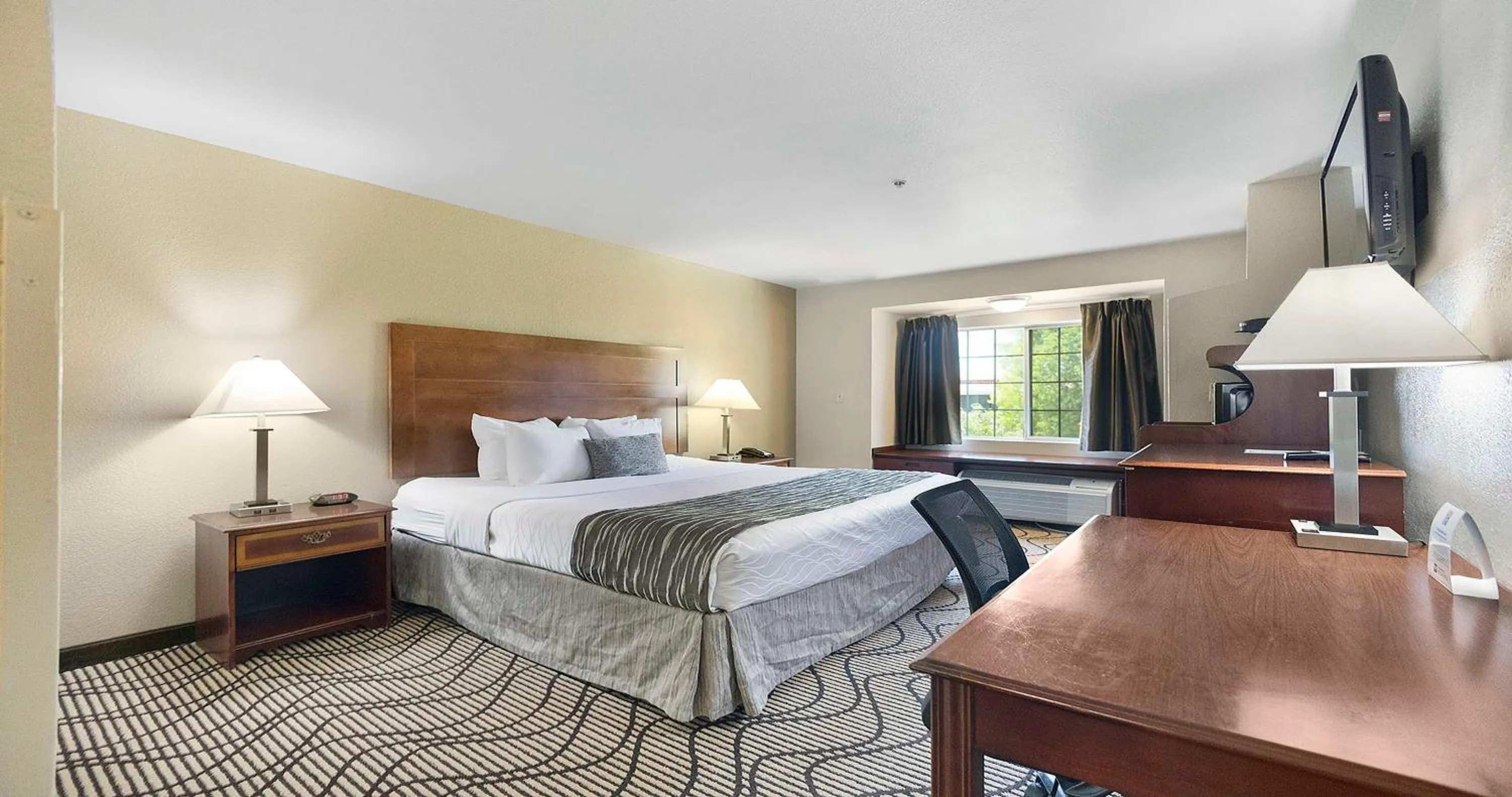 Bedroom, Bed in SureStay Plus Hotel by Best Western Rocklin