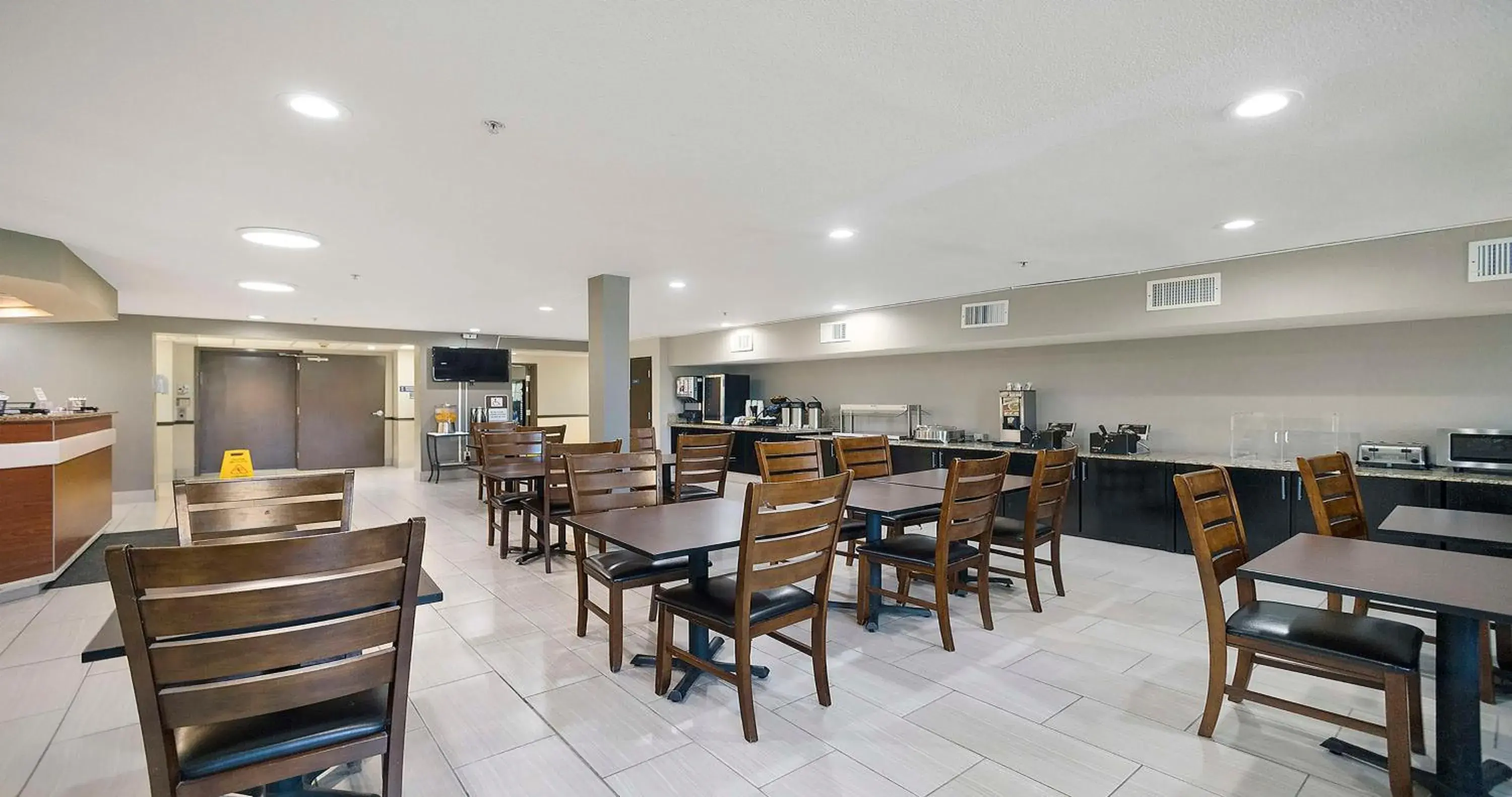 Breakfast in SureStay Plus Hotel by Best Western Rocklin Breakfast in SureStay Plus Hotel by Best Western Rocklin