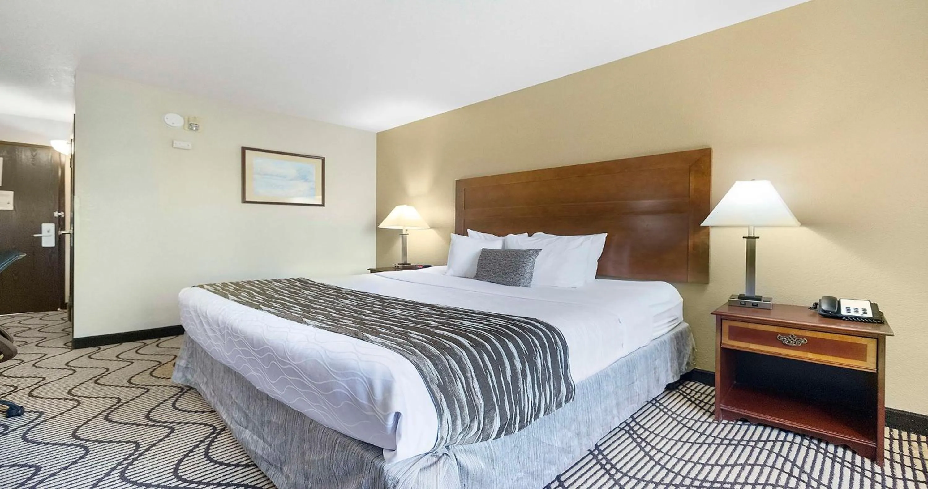 Bedroom, Bed in SureStay Plus Hotel by Best Western Rocklin