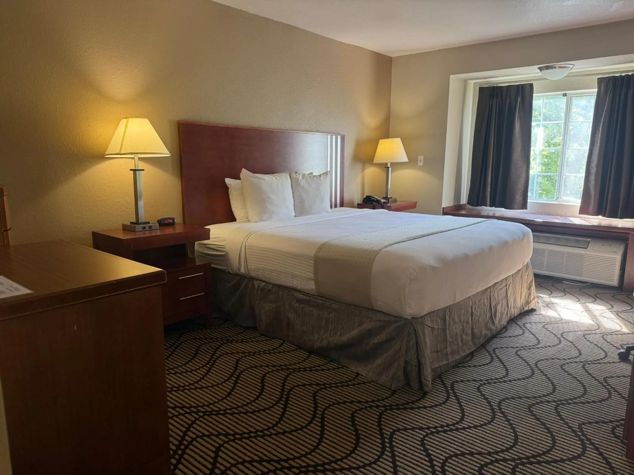 Guests, Bed in SureStay Plus Hotel by Best Western Rocklin