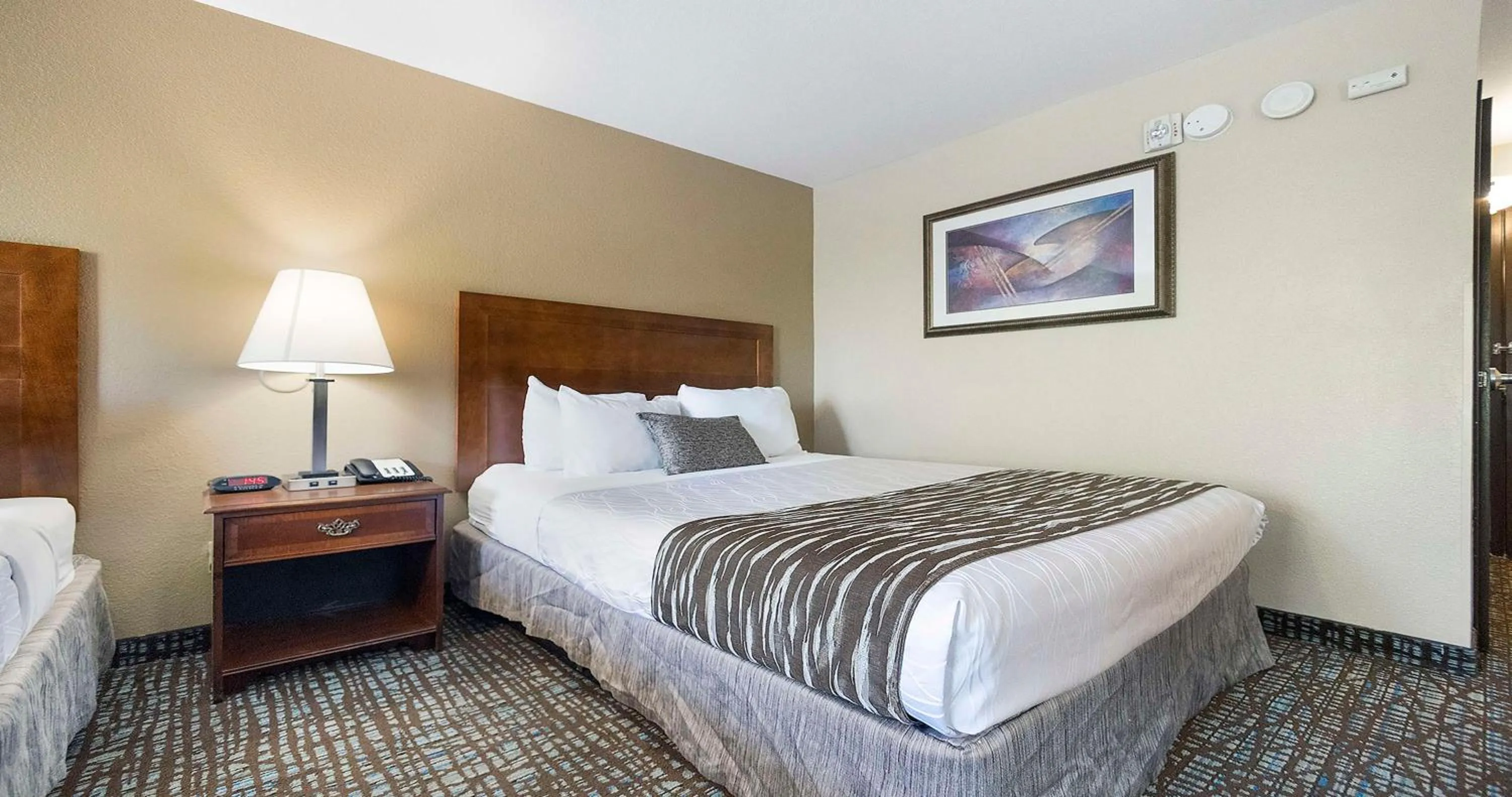Bedroom, Bed in SureStay Plus Hotel by Best Western Rocklin