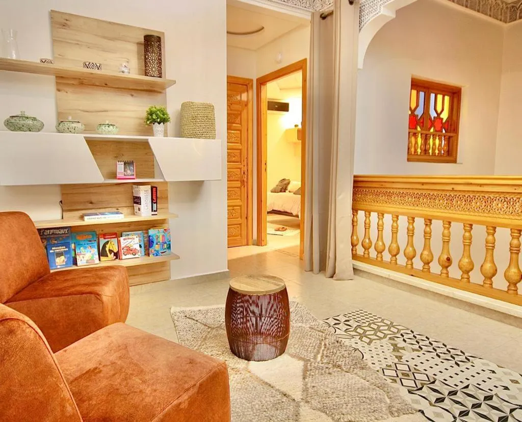 Living room in RIAD Miel & Une Nuit