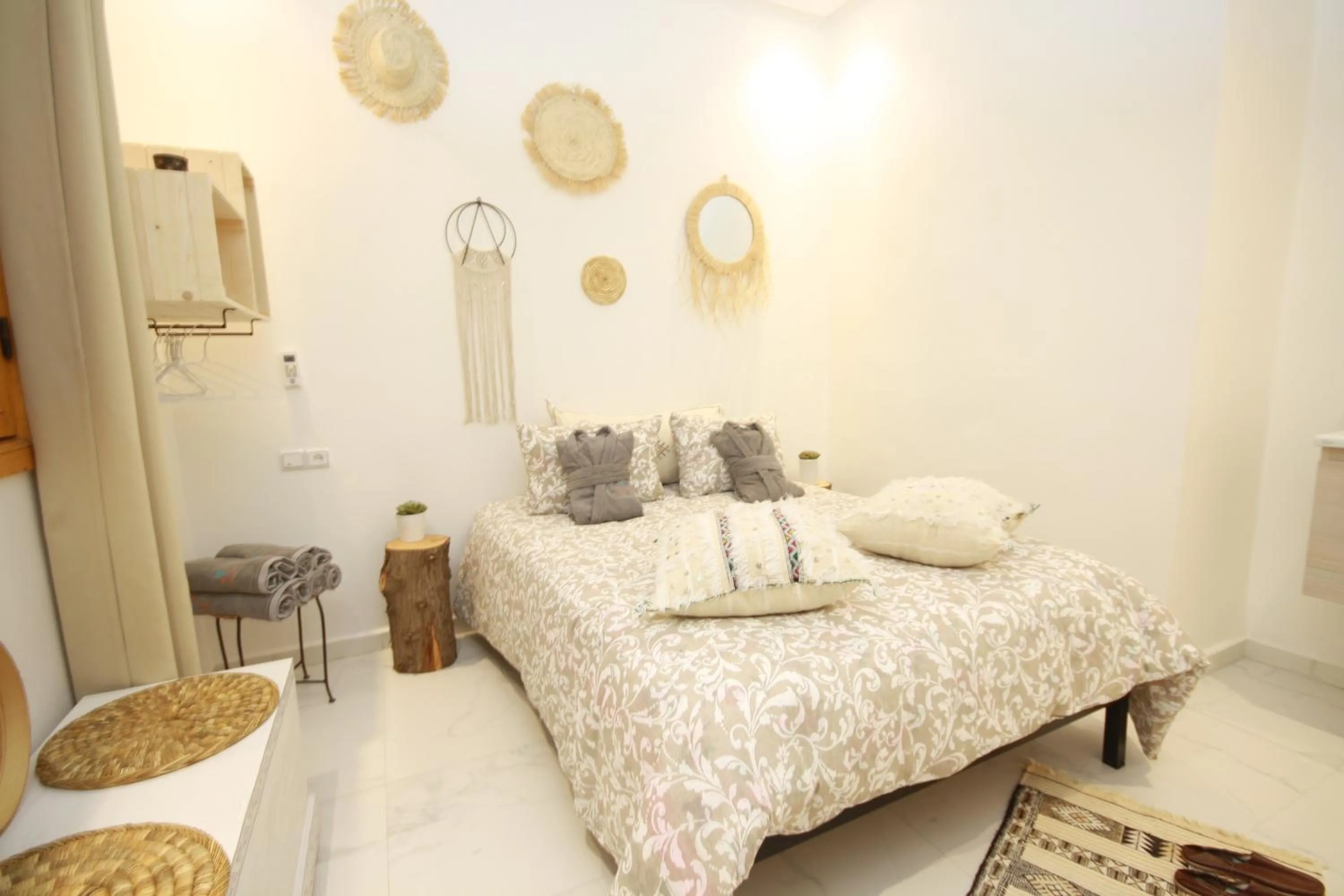 Bed in RIAD Miel & Une Nuit