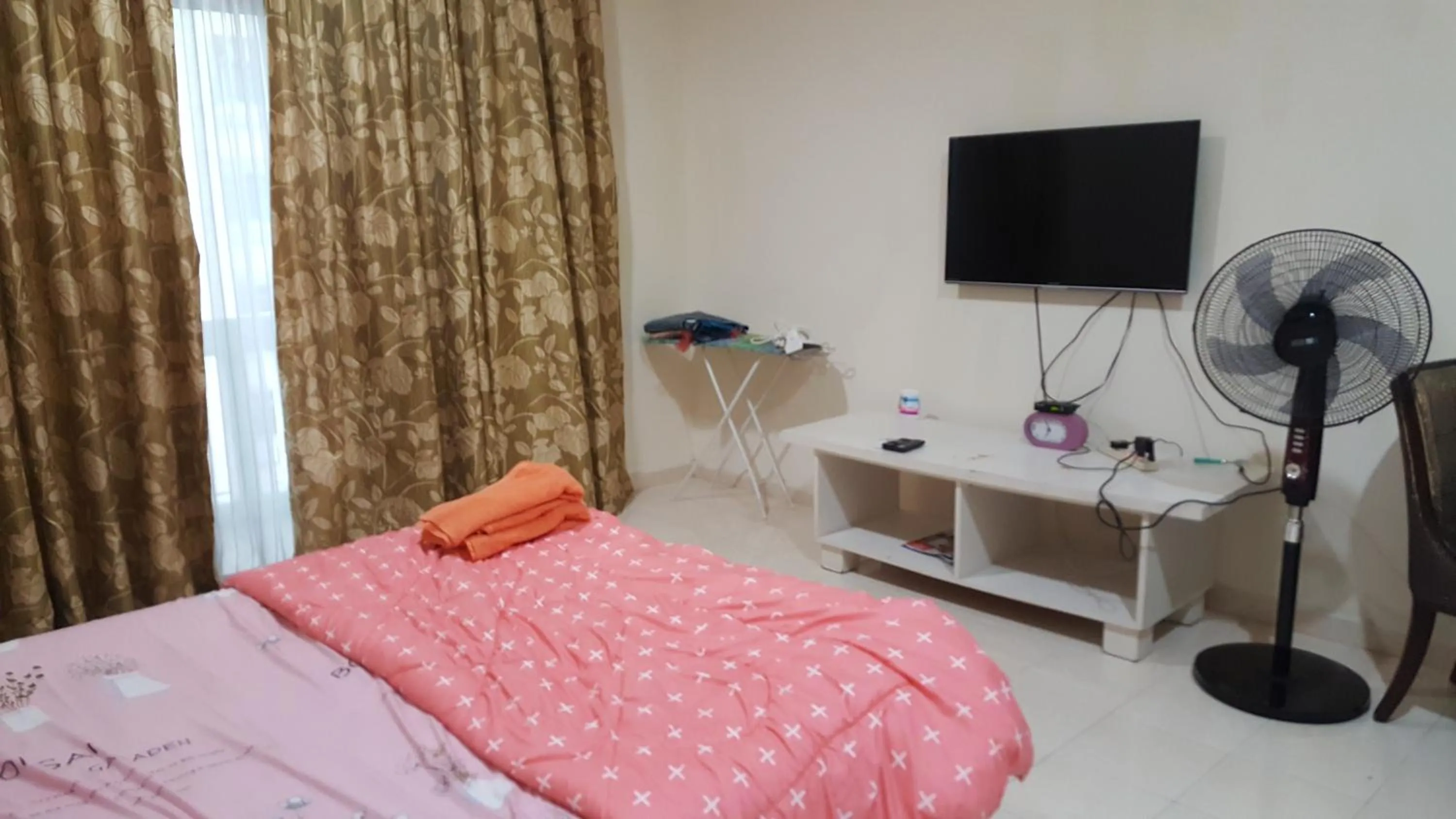 Bed in CmK STUDIO APARTMEN KTC#Netflix