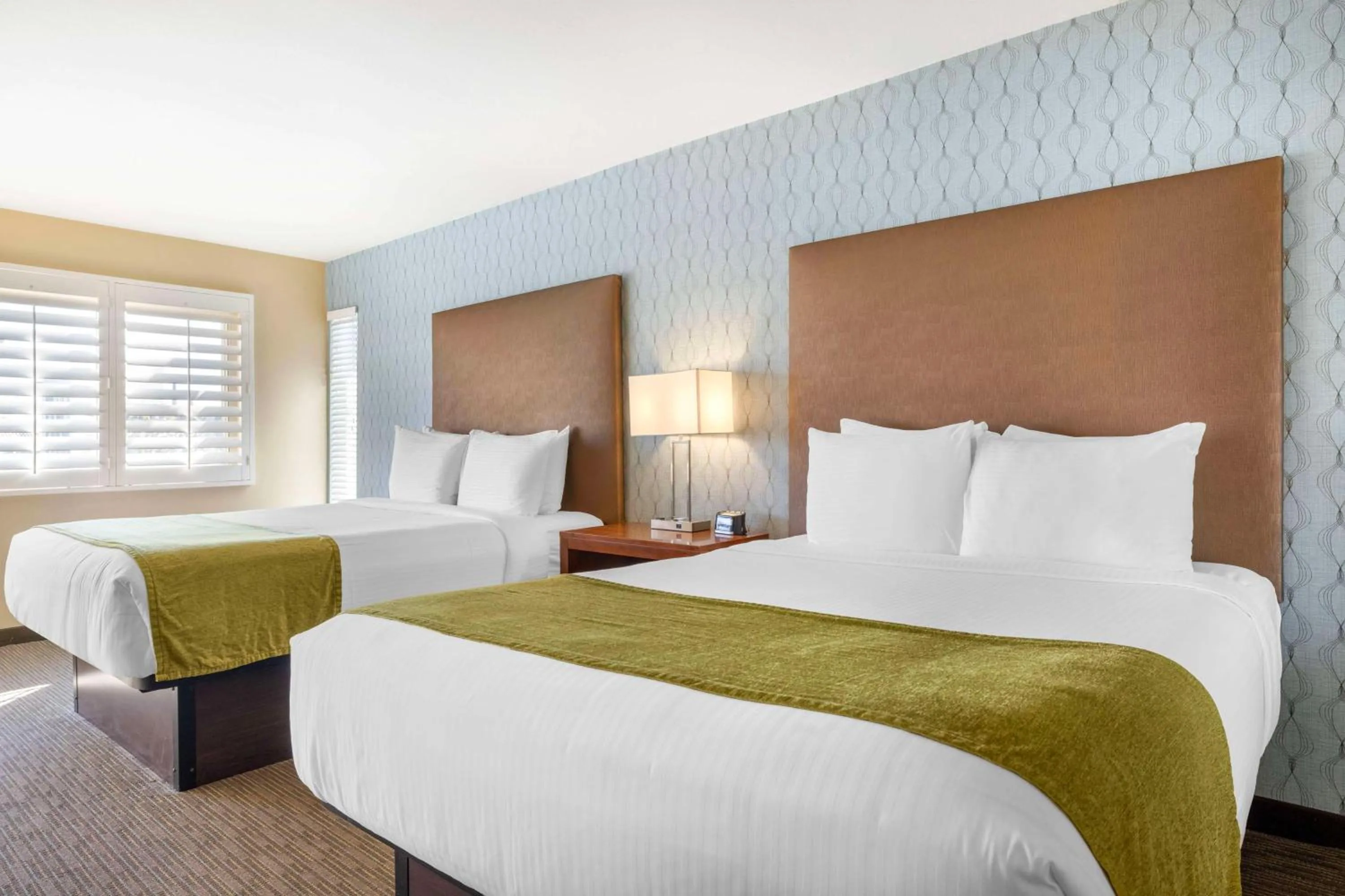 Bedroom, Bed in Best Western Plus Beach View Lodge Carlsbad