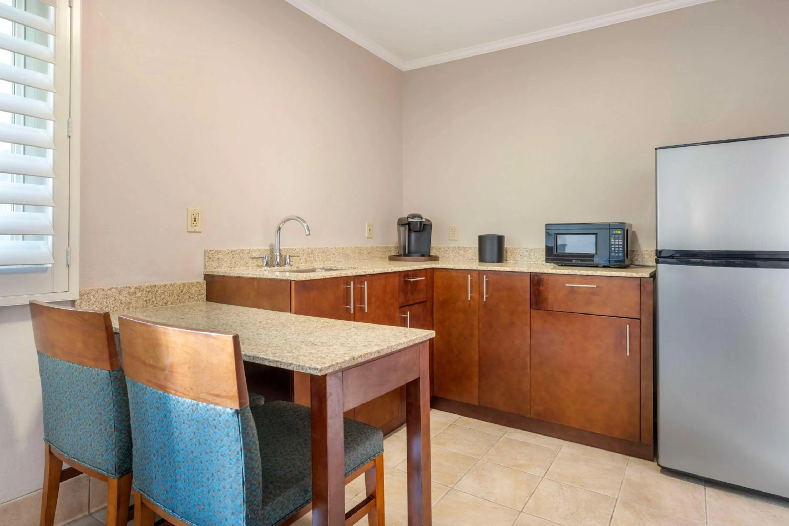 Bedroom in Best Western Plus Beach View Lodge Carlsbad