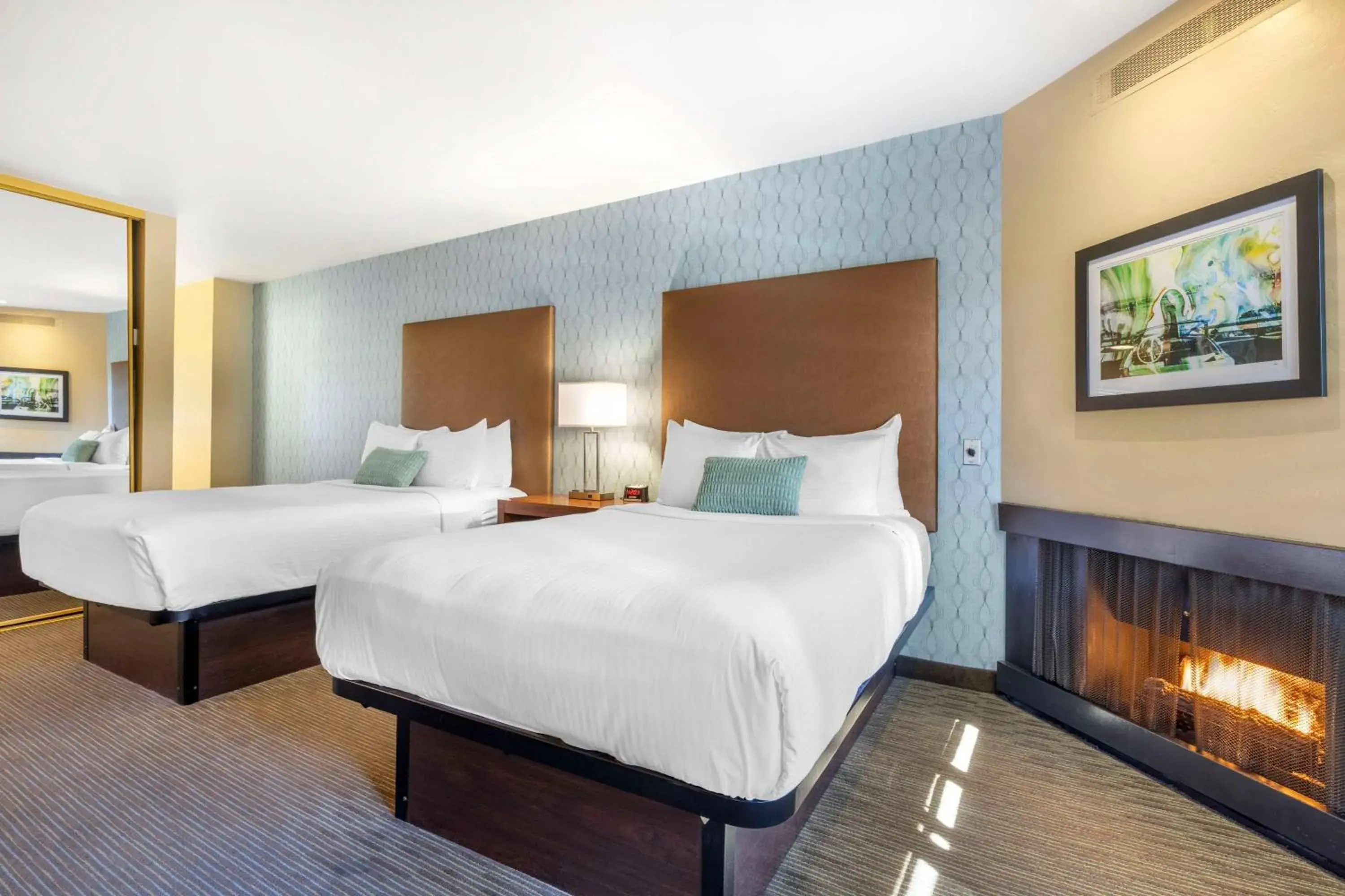 Bedroom, Bed in Best Western Plus Beach View Lodge Carlsbad Bedroom, Bed in Best Western Plus Beach View Lodge Carlsbad