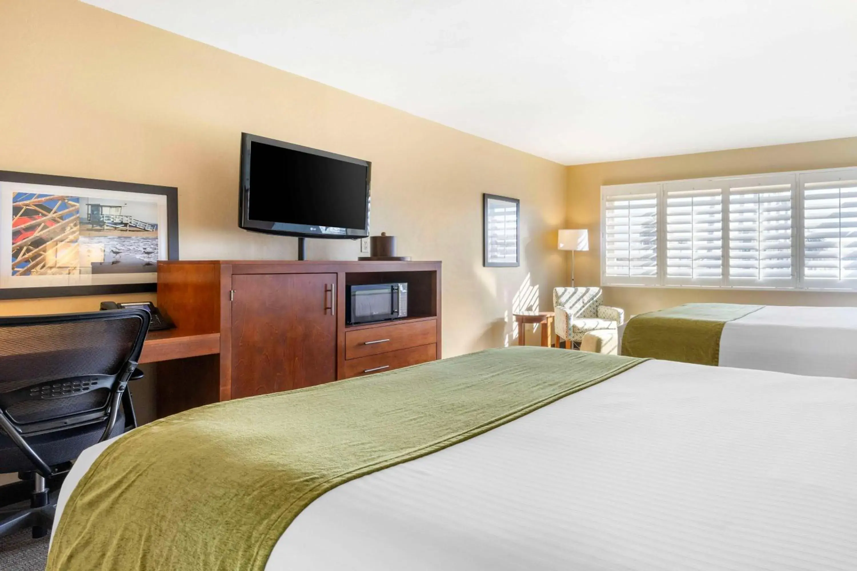 Bedroom, Bed in Best Western Plus Beach View Lodge Carlsbad Bedroom, Bed in Best Western Plus Beach View Lodge Carlsbad