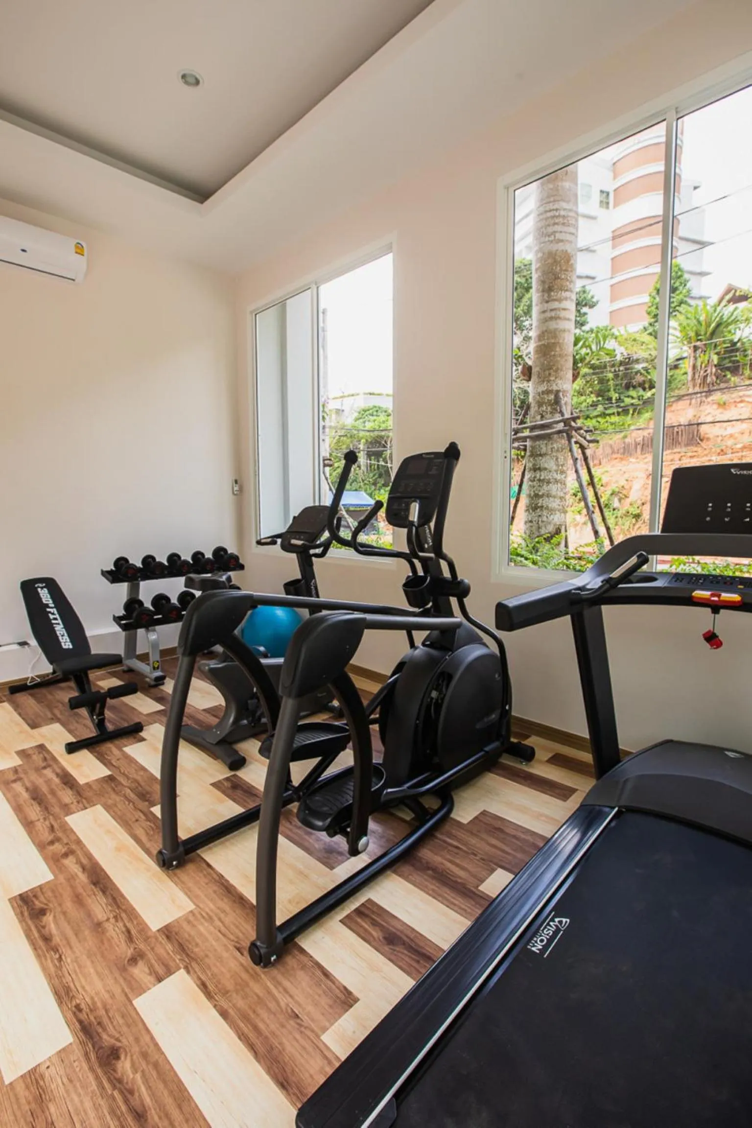 Fitness centre/facilities in Palmetto Condominium