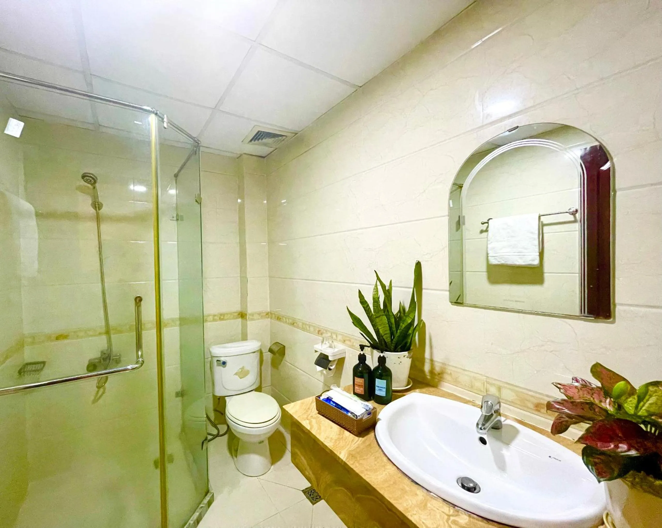 Shower in Anh Thien Sai Gon Central Hotel - District 1