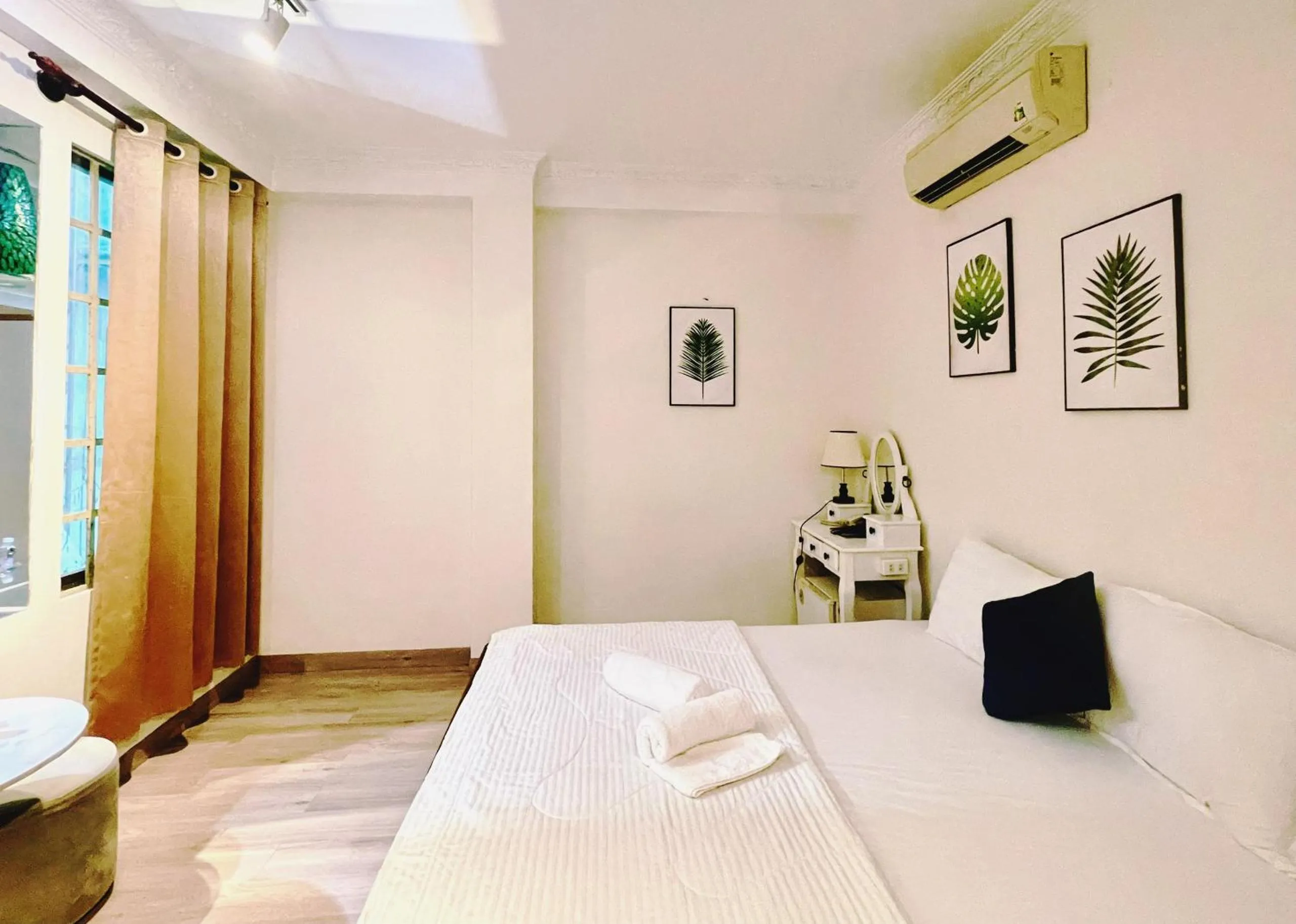 Shower, Bed in Anh Thien Sai Gon Central Hotel - District 1