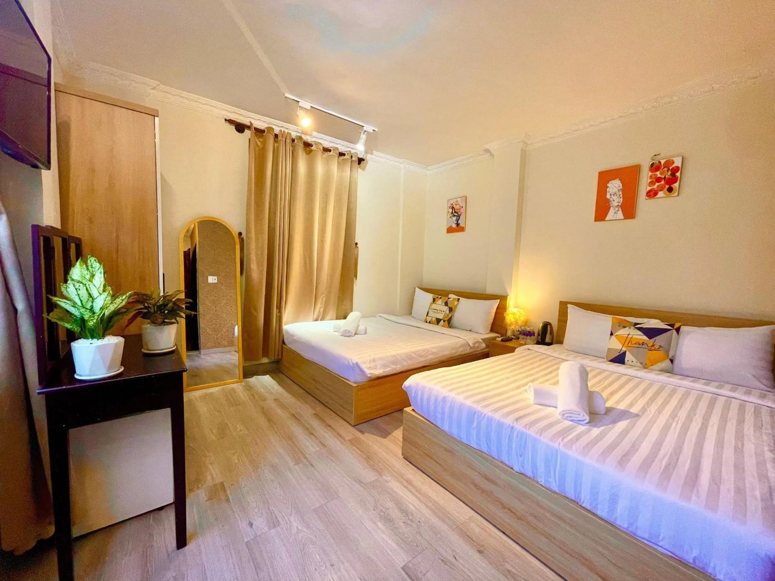 Shower, Bed in Anh Thien Sai Gon Central Hotel - District 1
