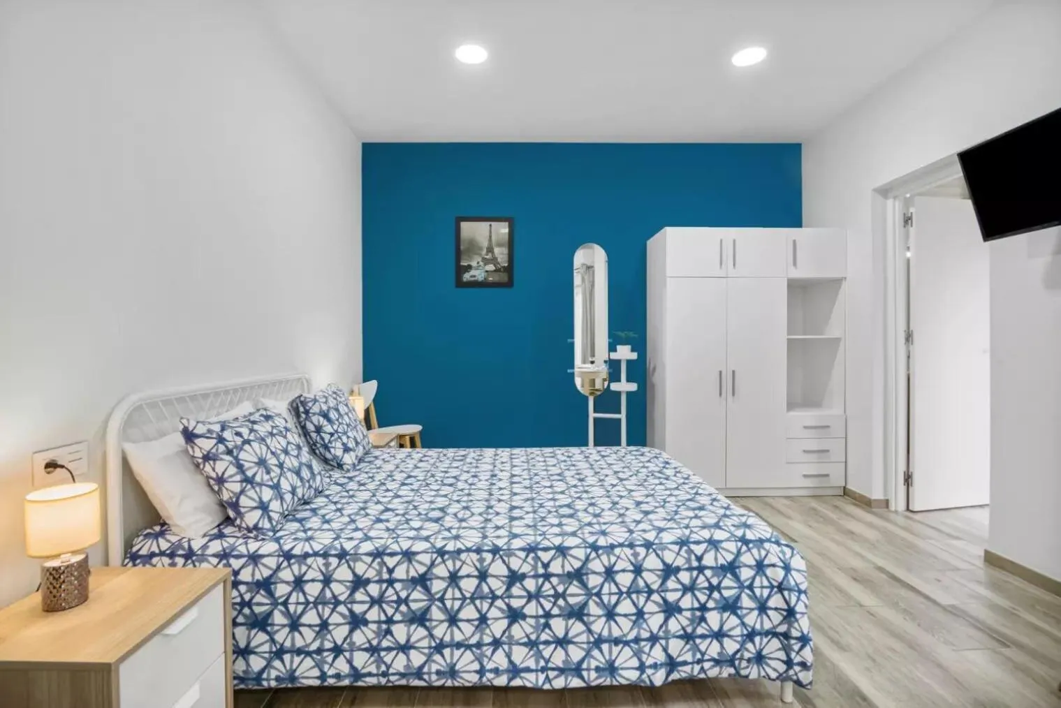 Bedroom, Bed in Umihouse apartamentos centro Alicante