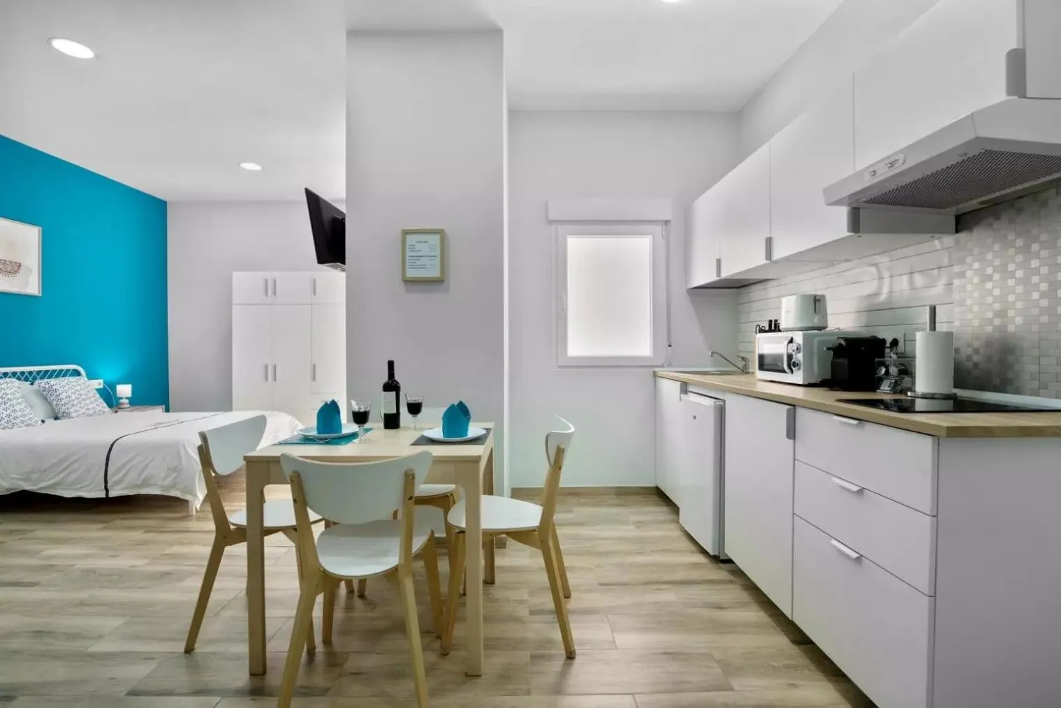 Photo of the whole room, Bed in Umihouse apartamentos centro Alicante