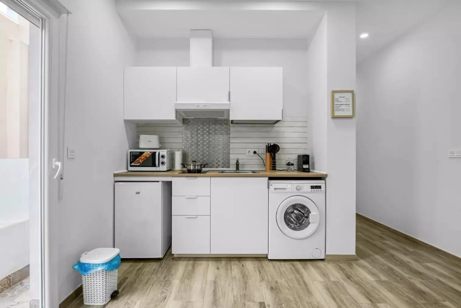 Kitchen or kitchenette in Umihouse apartamentos centro Alicante