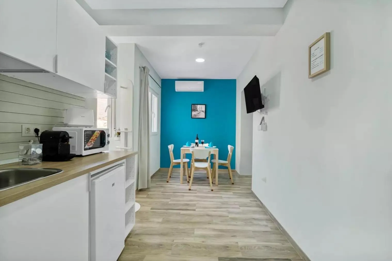 TV and multimedia in Umihouse apartamentos centro Alicante