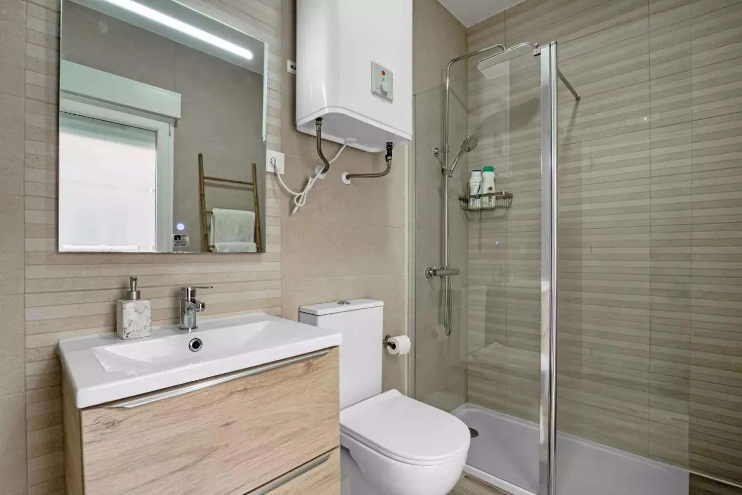 Toilet in Umihouse apartamentos centro Alicante