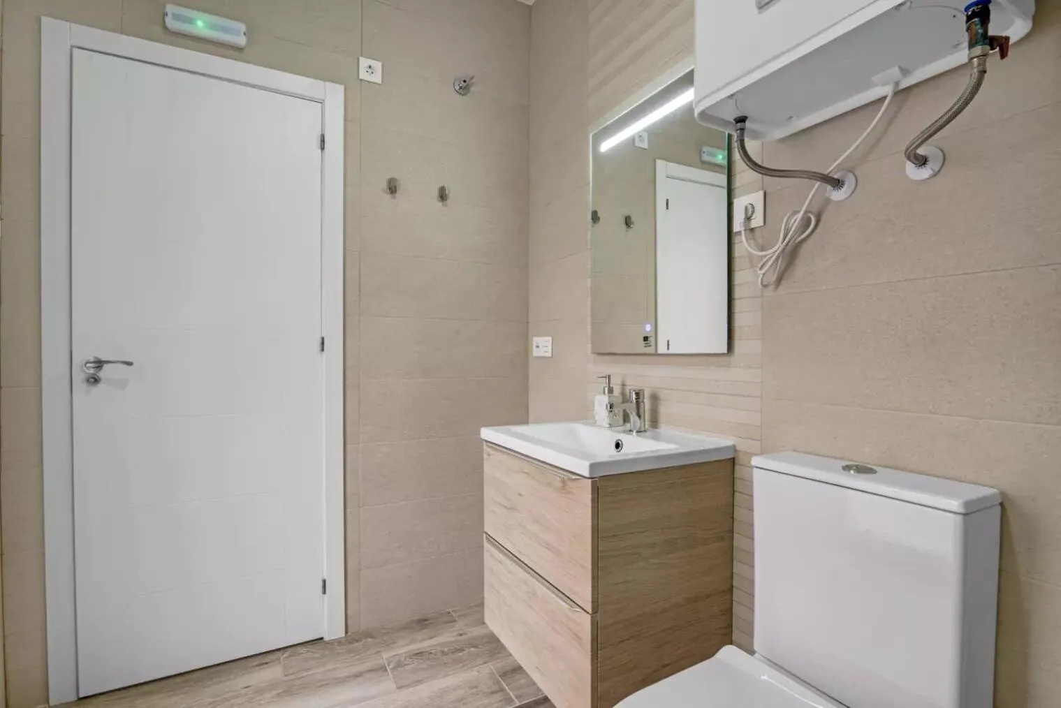 Bathroom in Umihouse apartamentos centro Alicante