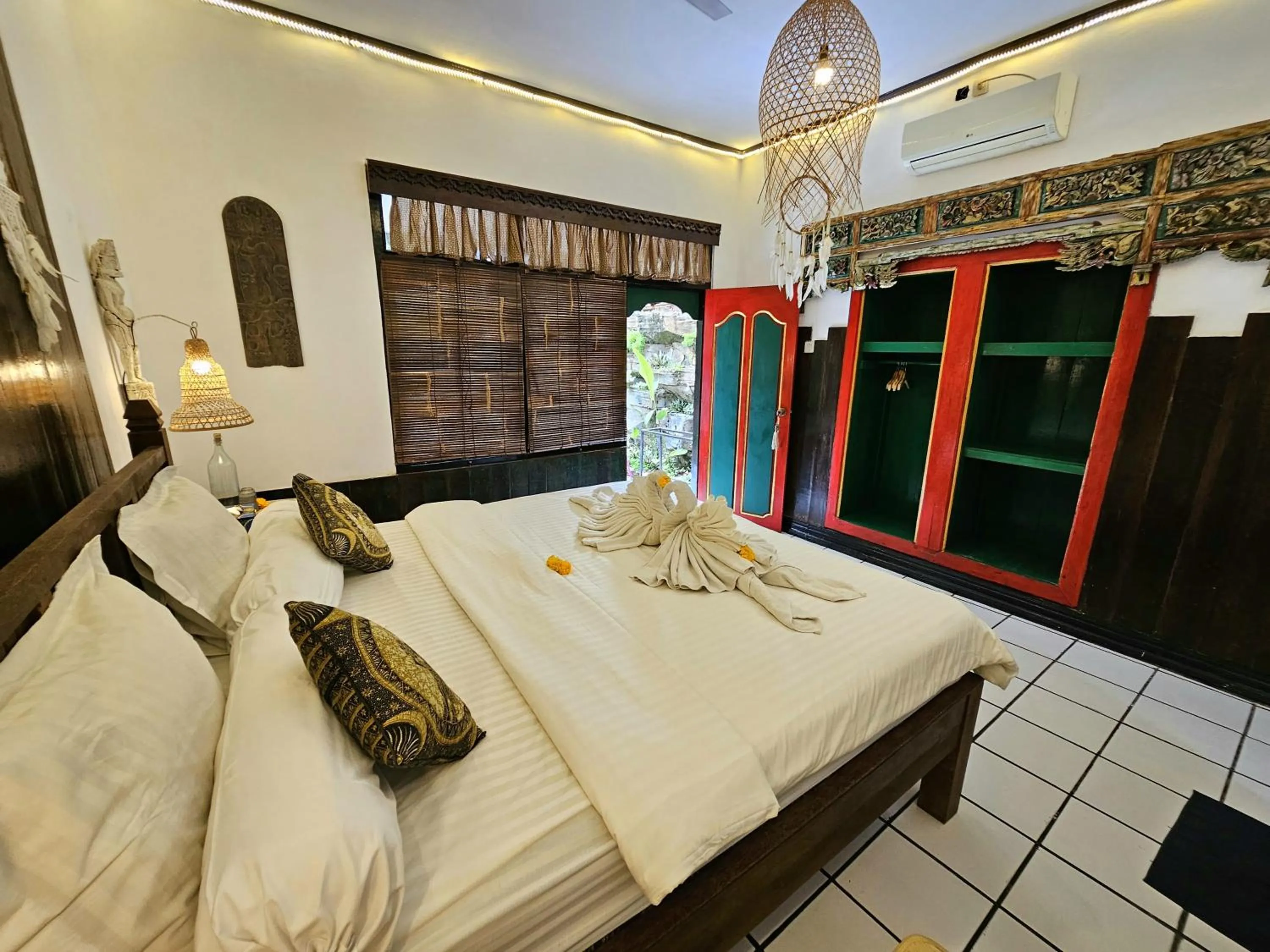 Bed in Binaria Museum Hotel