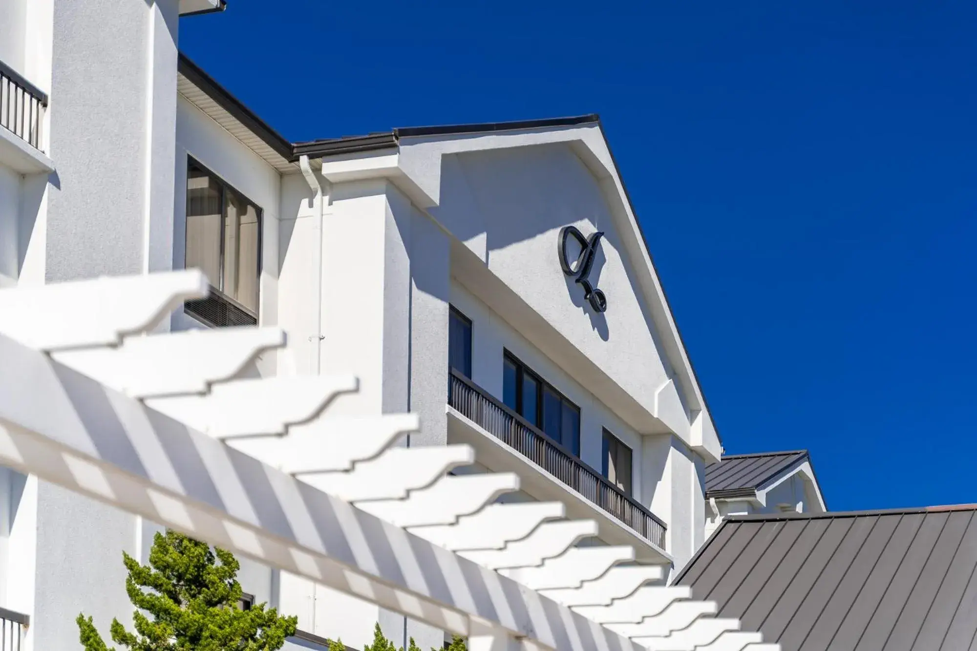 Property building in Hotel Alice Property building in Hotel Alice