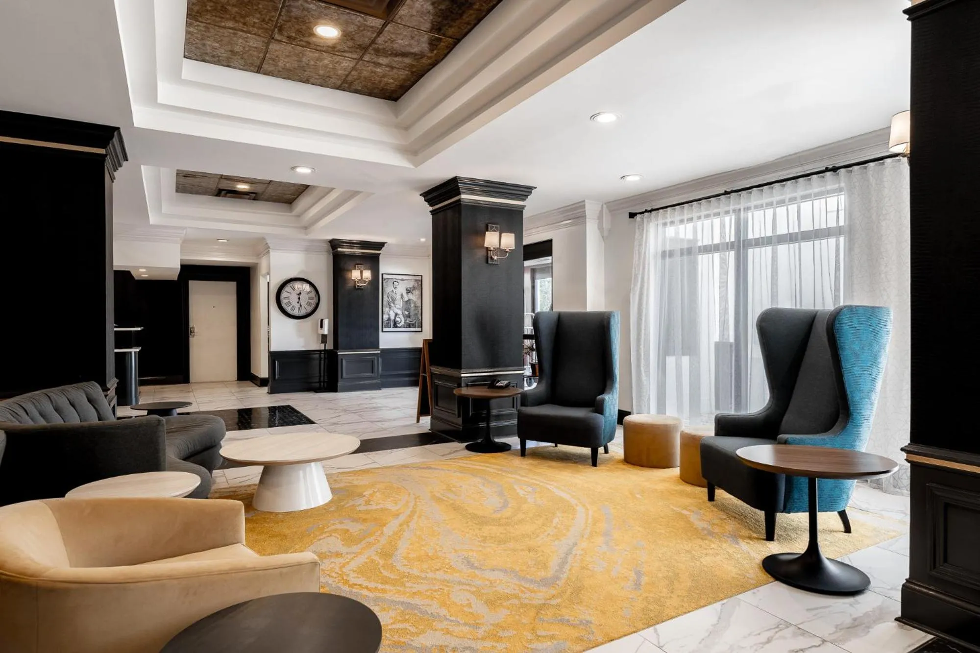 Seating area in Hotel Alice