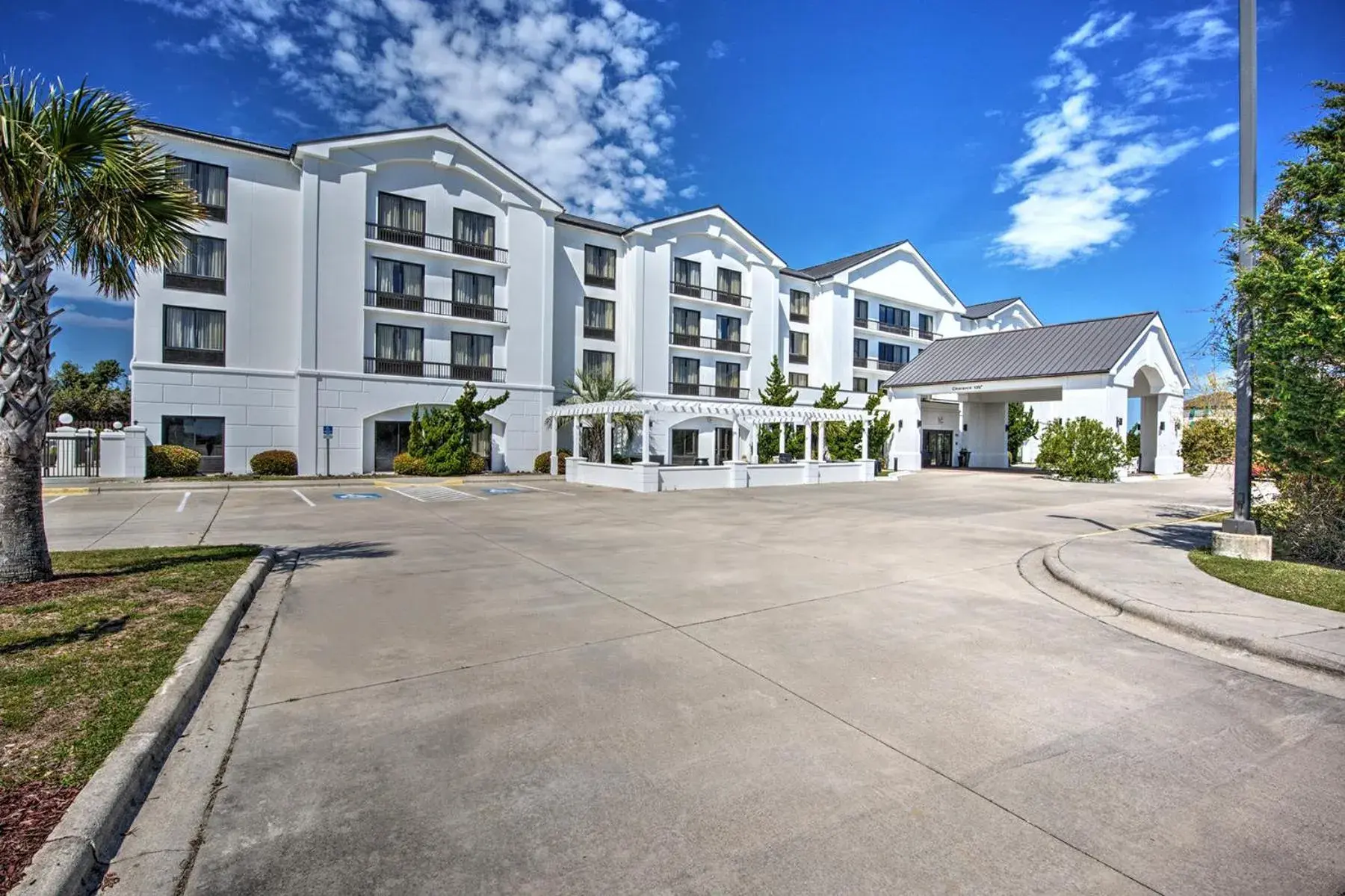 Property building in Hotel Alice Property building in Hotel Alice