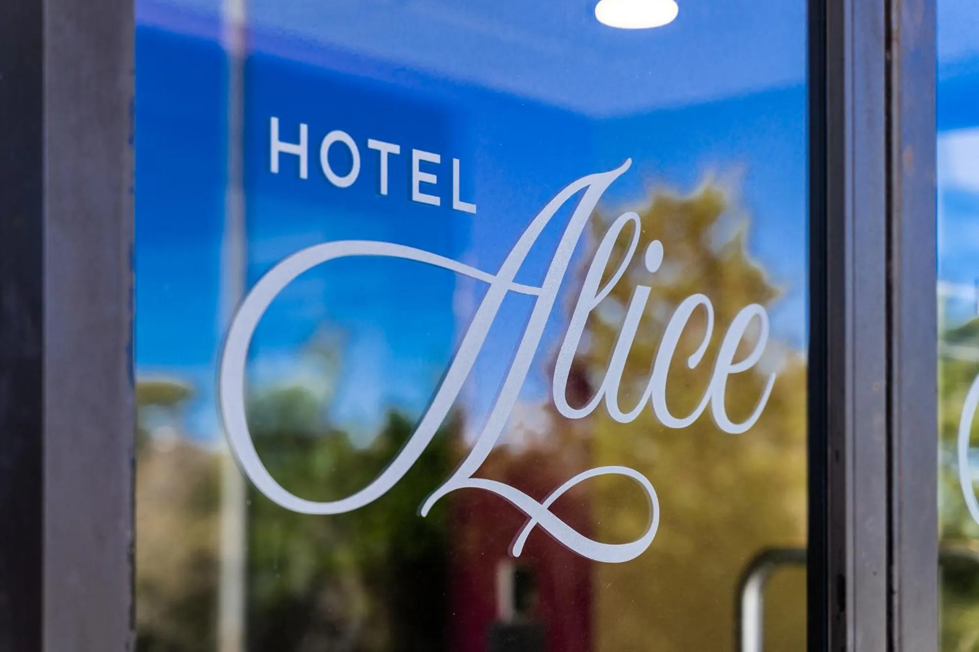 Logo/Certificate/Sign in Hotel Alice