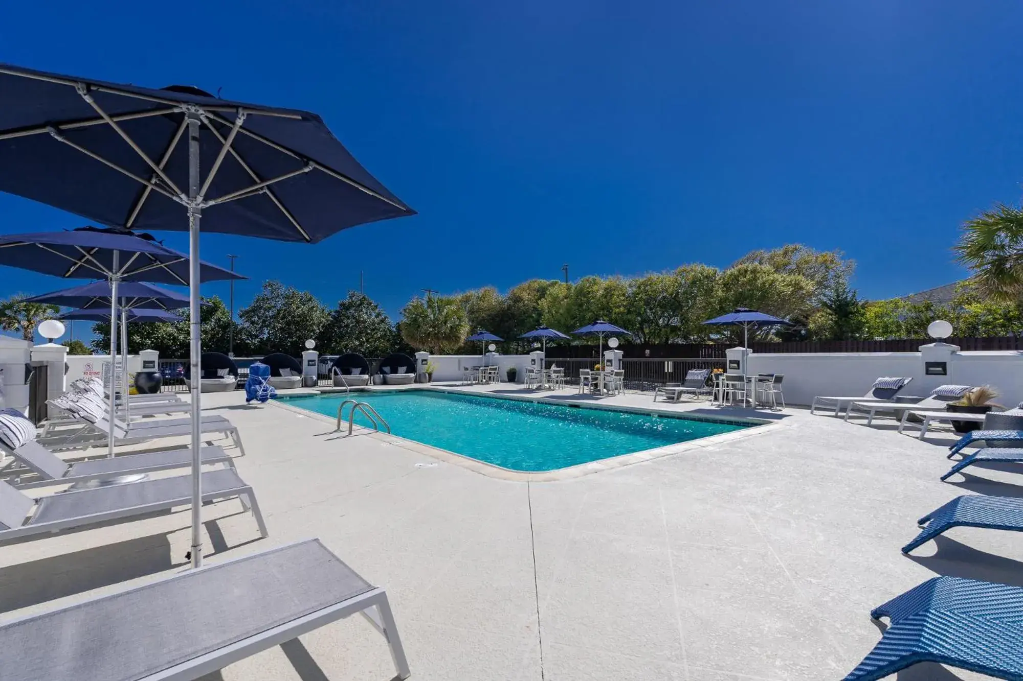 Swimming pool in Hotel Alice Swimming pool in Hotel Alice