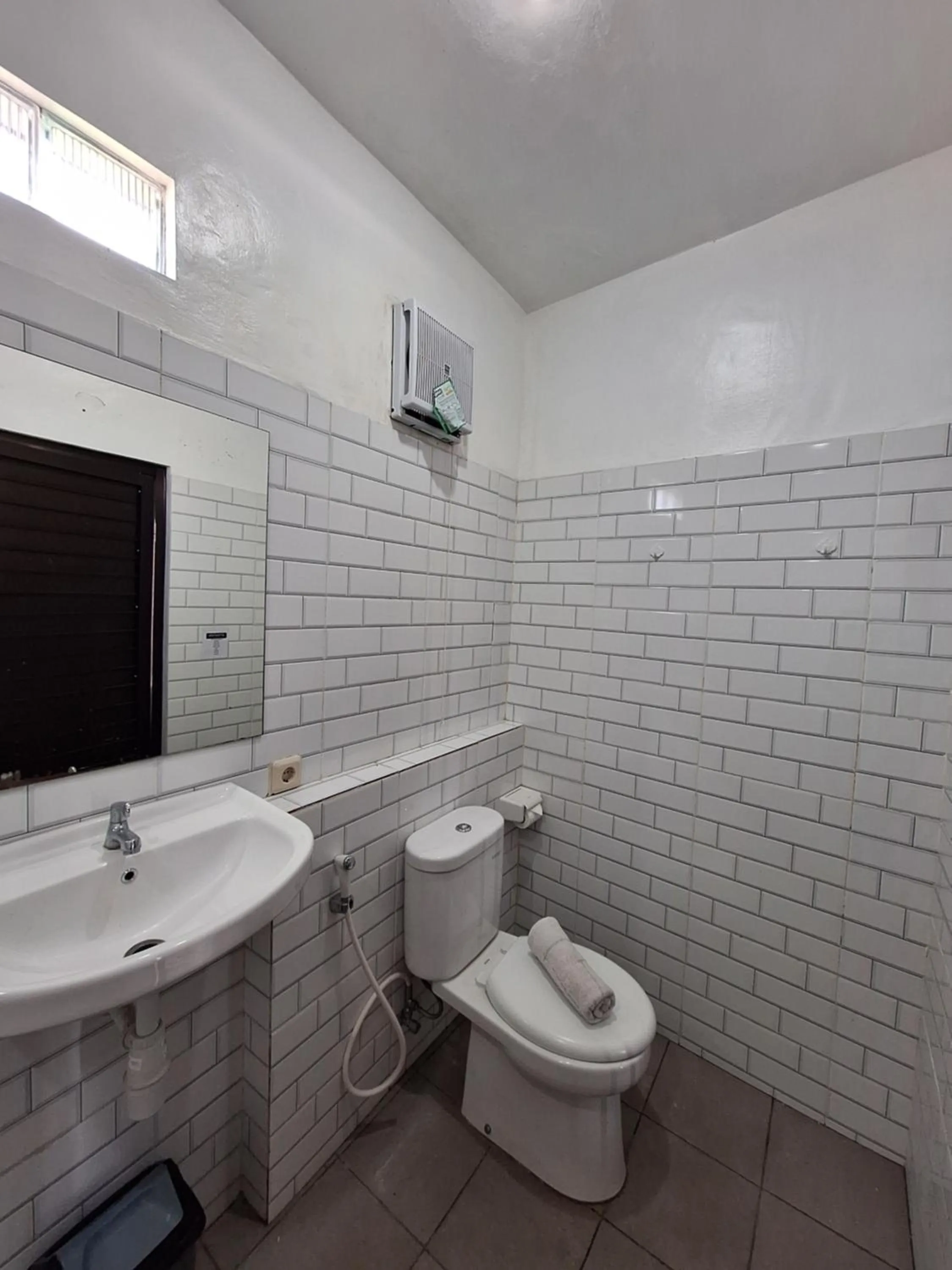 Toilet in Bonewood Guesthouse