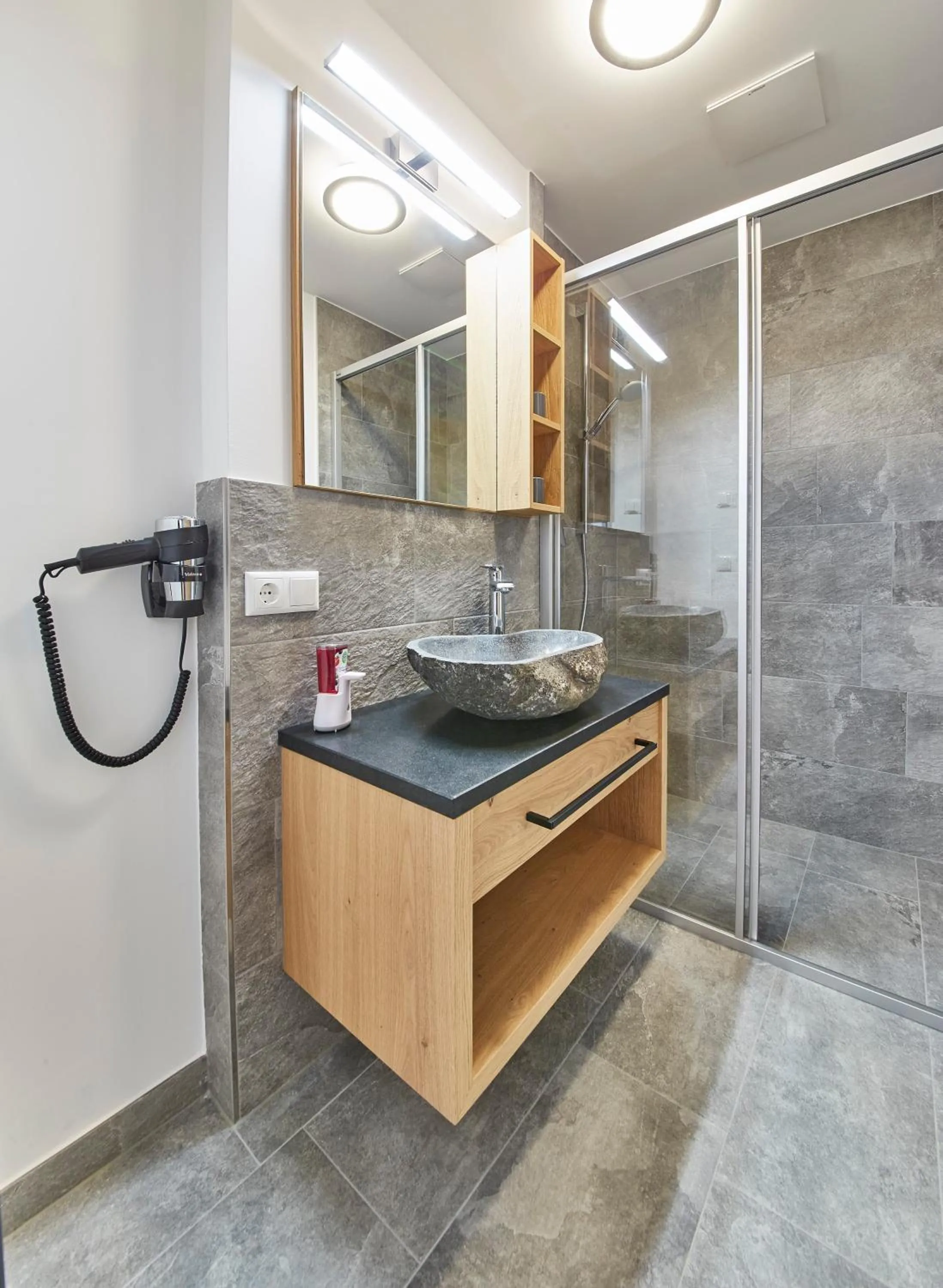 Bathroom in Wiesl Lodge Saalbach