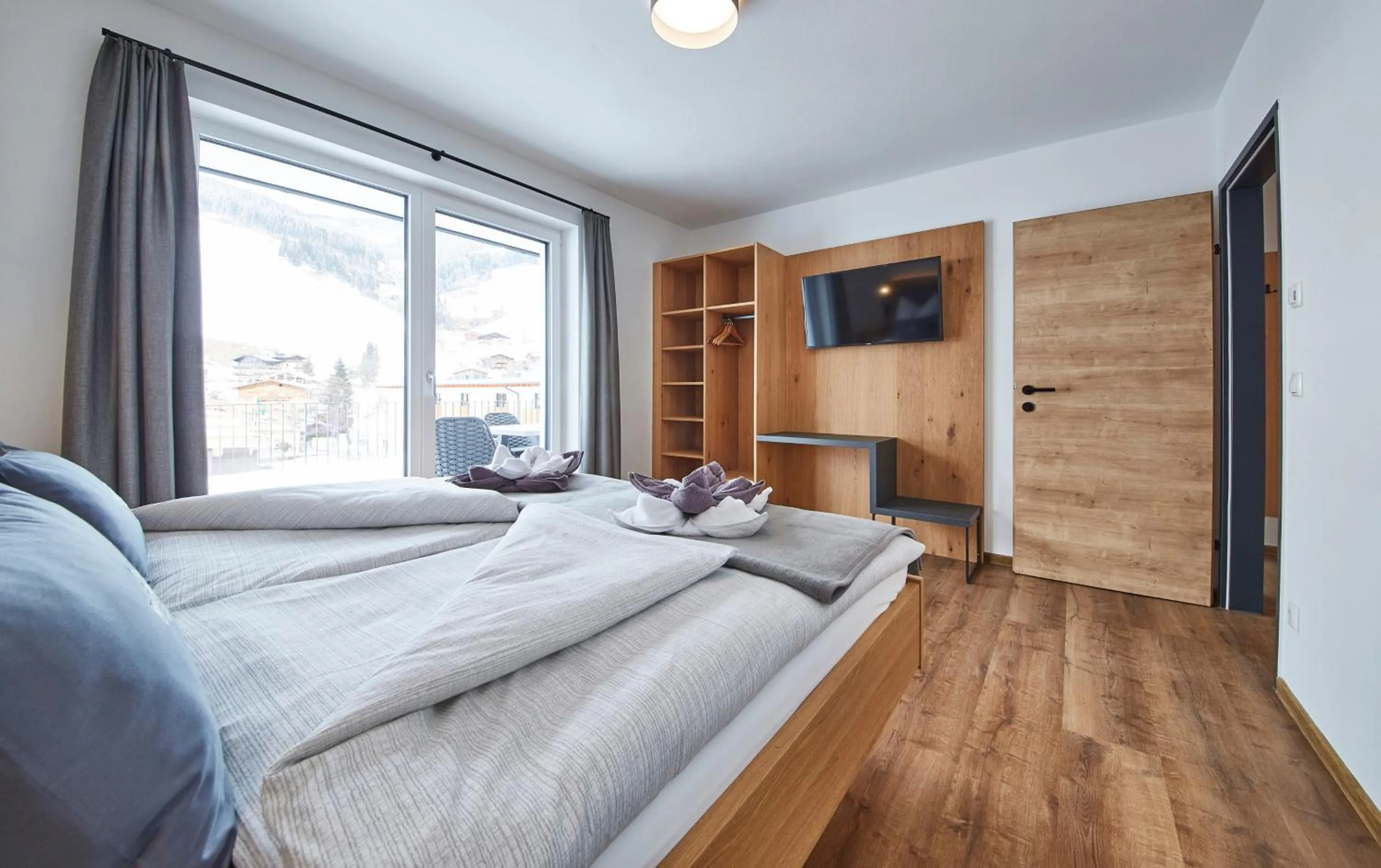 Photo of the whole room, Bed in Wiesl Lodge Saalbach