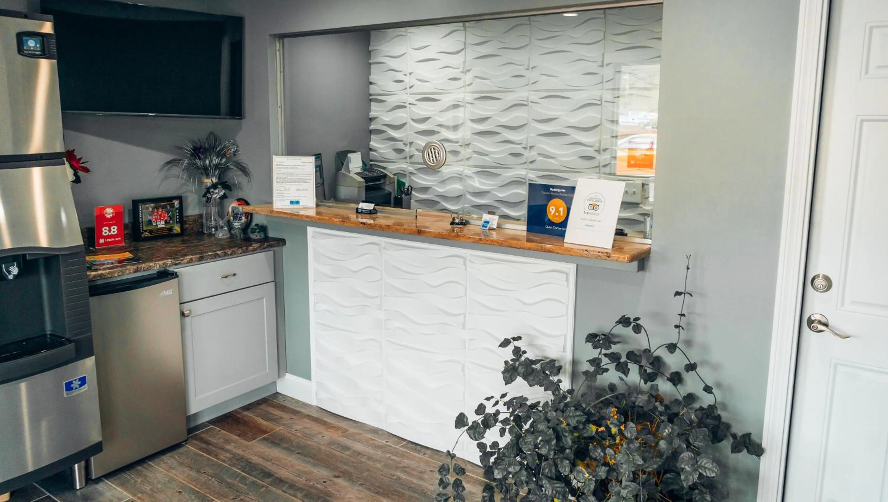 Lobby or reception in Quiet Corner Inn