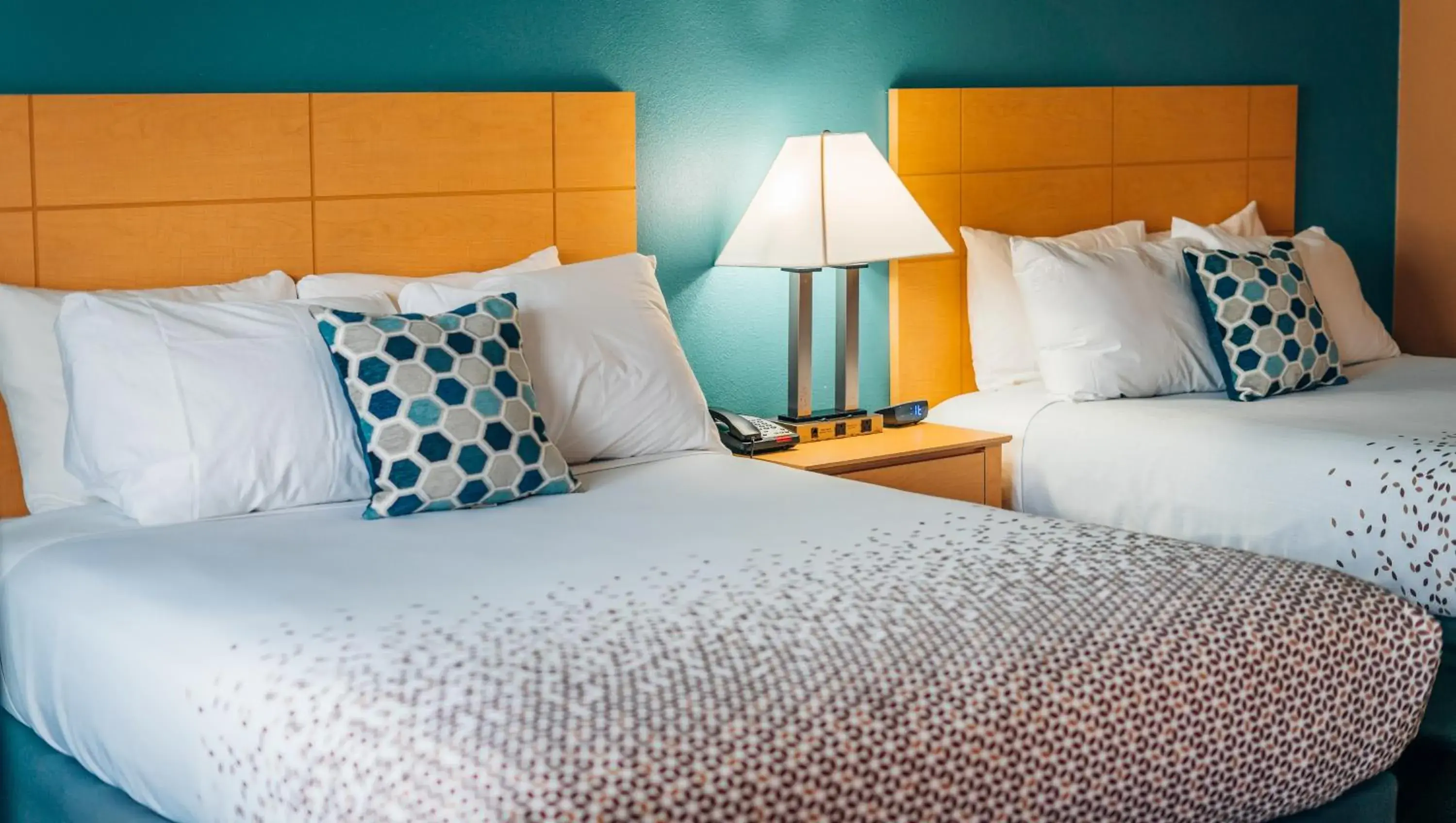 Queen Room with Two Queen Beds in Quiet Corner Inn Queen Room with Two Queen Beds in Quiet Corner Inn