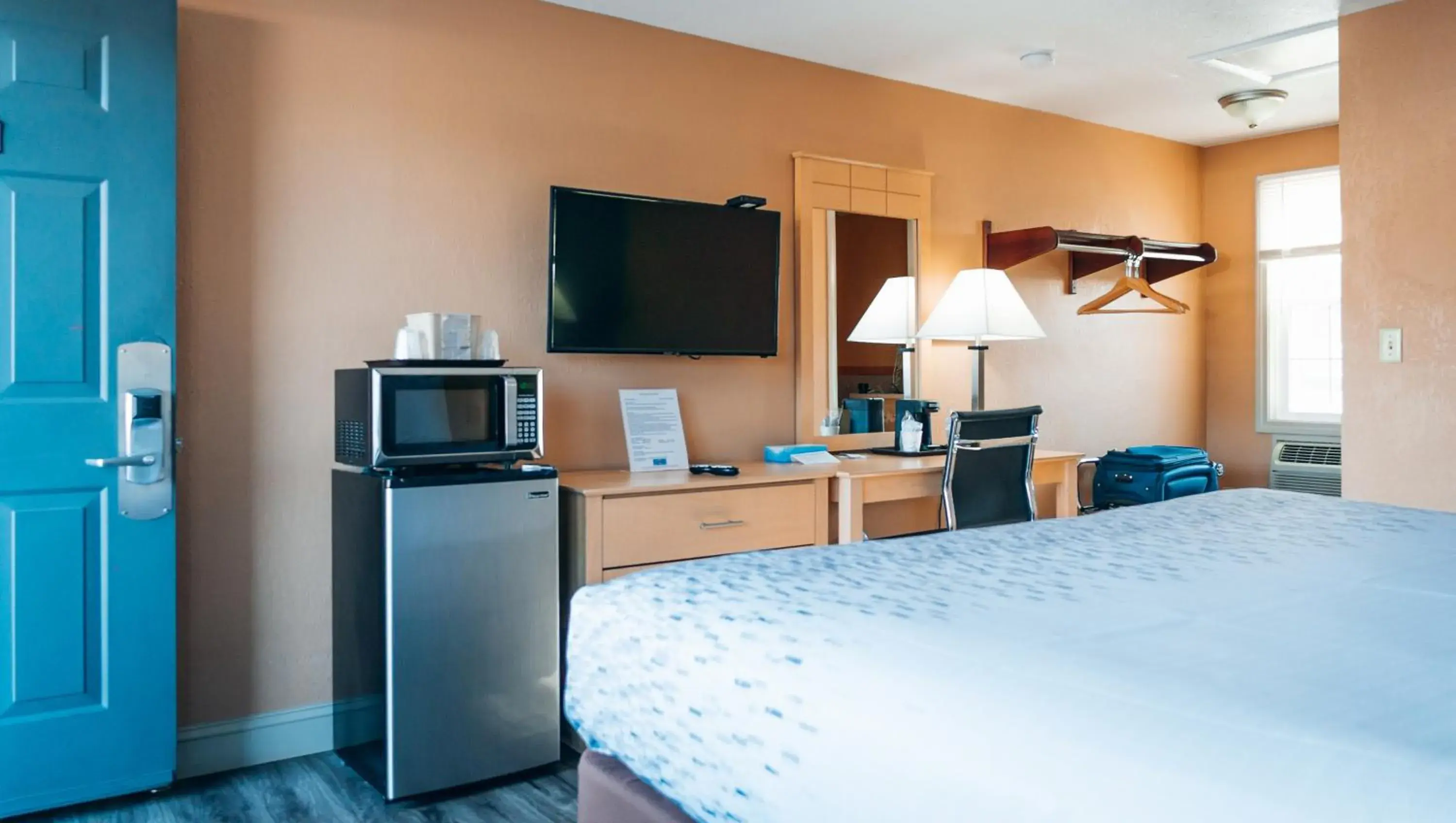 TV and multimedia, Bed in Quiet Corner Inn TV and multimedia, Bed in Quiet Corner Inn