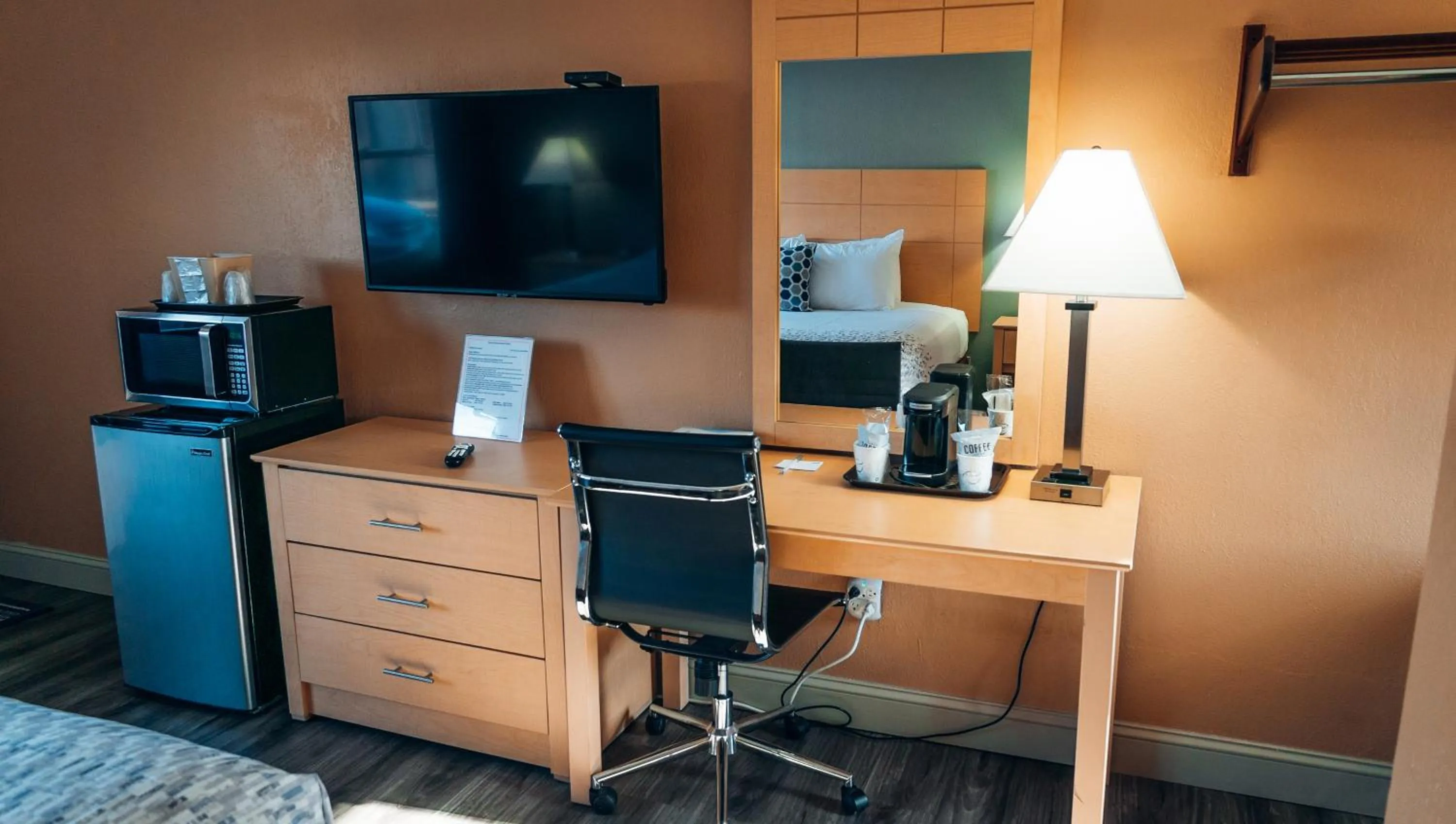 TV and multimedia in Quiet Corner Inn