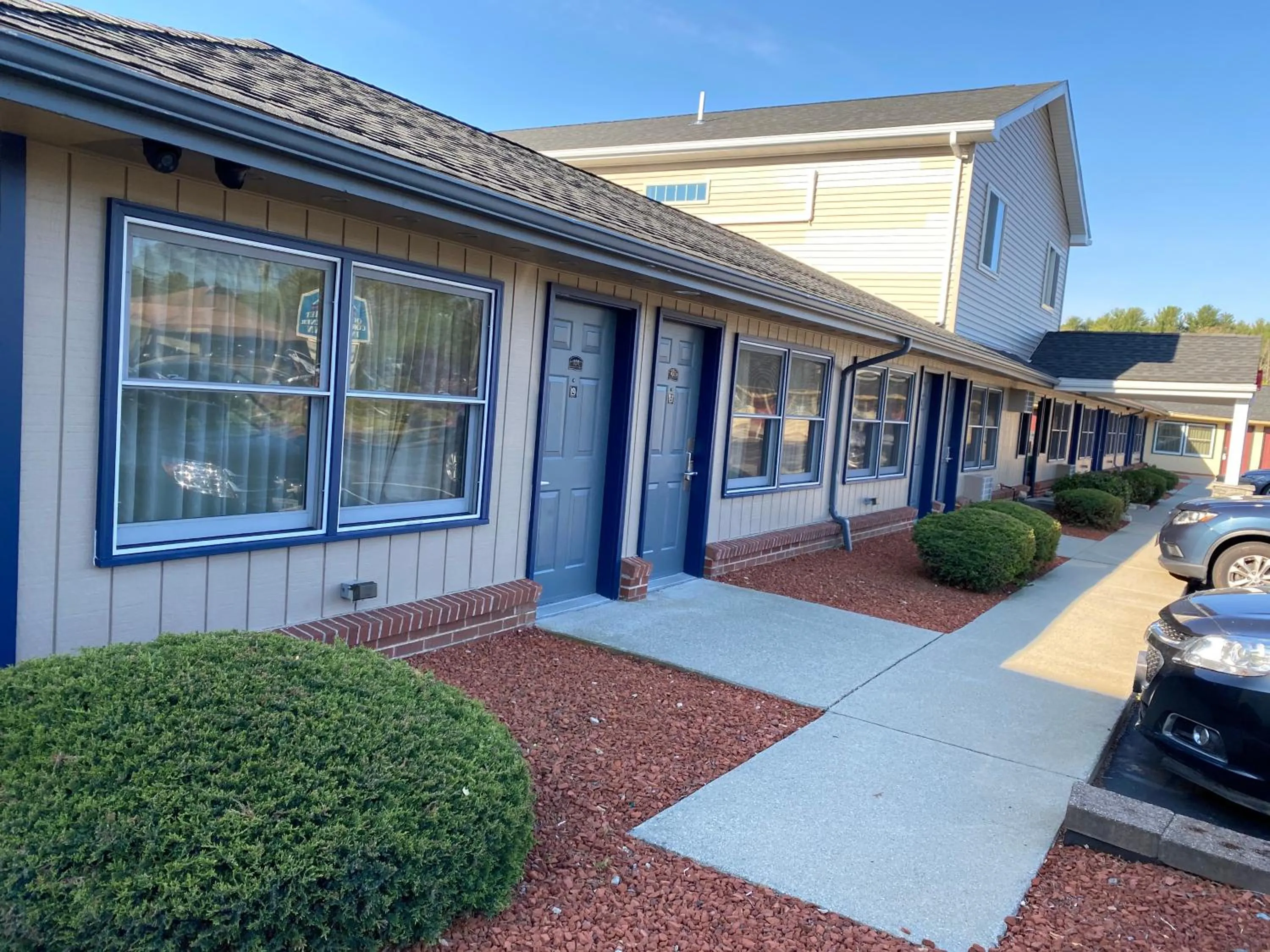 Property building in Quiet Corner Inn