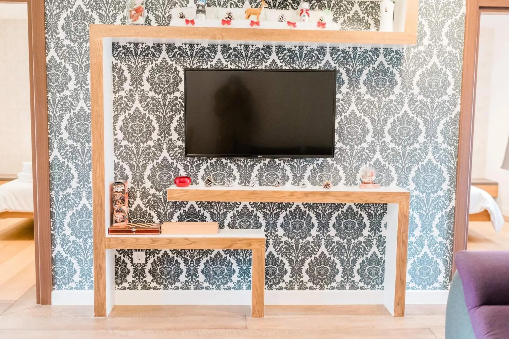 Communal lounge/ TV room in Cedar Crest