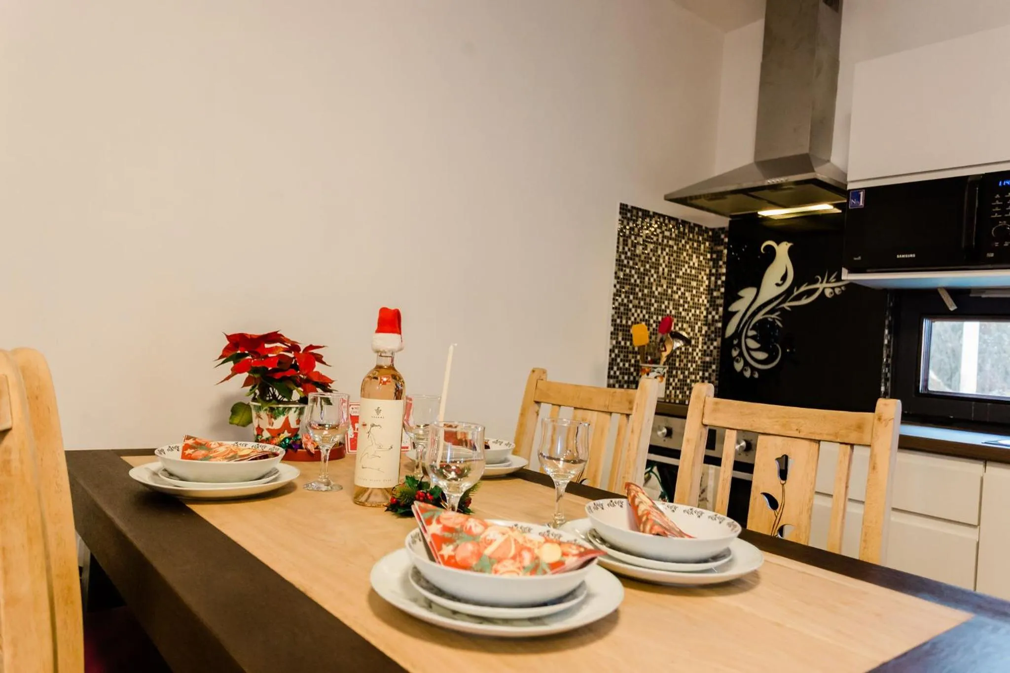 Dining area in Cedar Crest