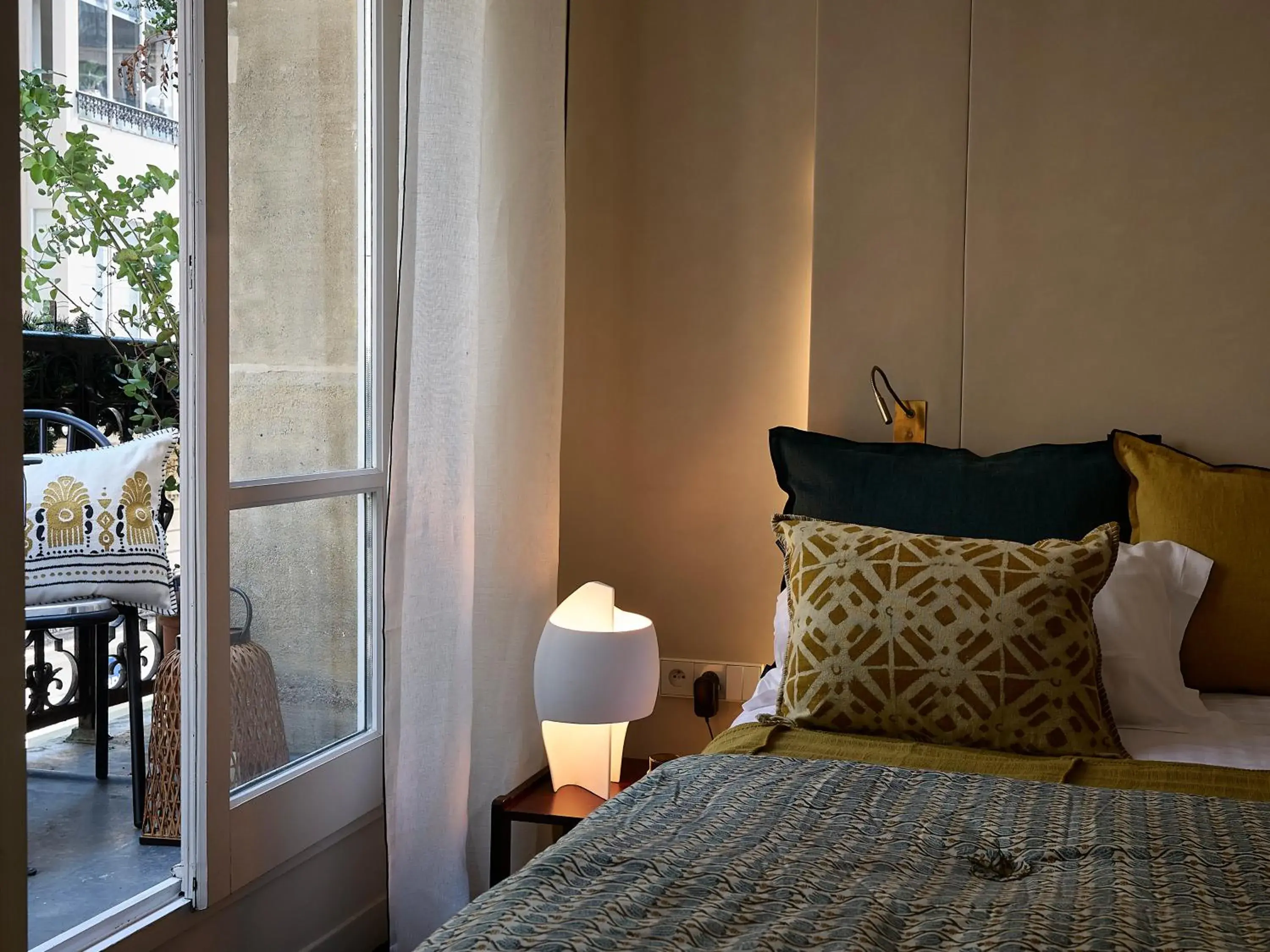 Balcony/Terrace, Bed in Beausejour Ranelagh Balcony/Terrace, Bed in Beausejour Ranelagh