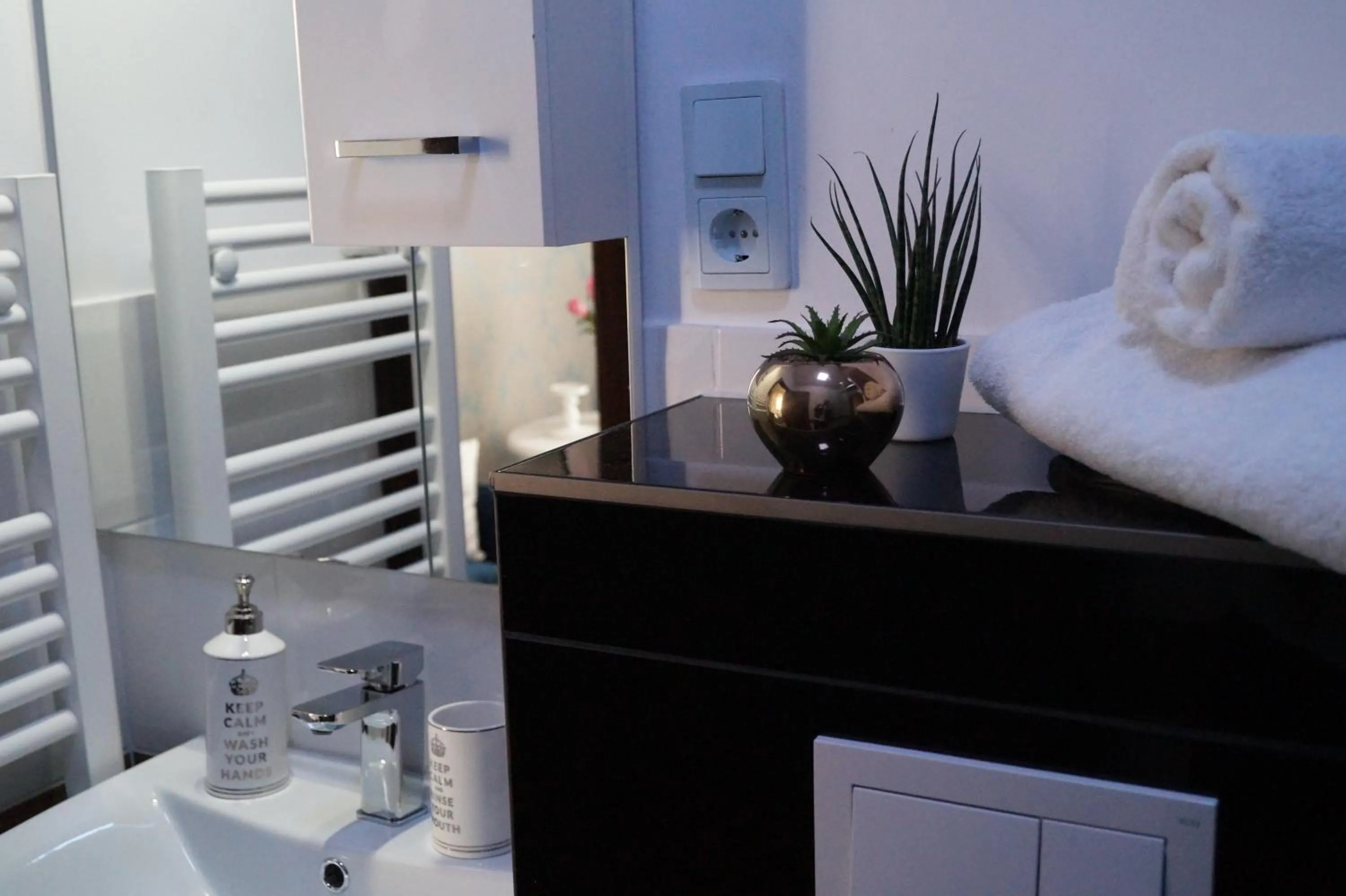 Bathroom, Bed in Der Gutschmecker Bad Bramstedt