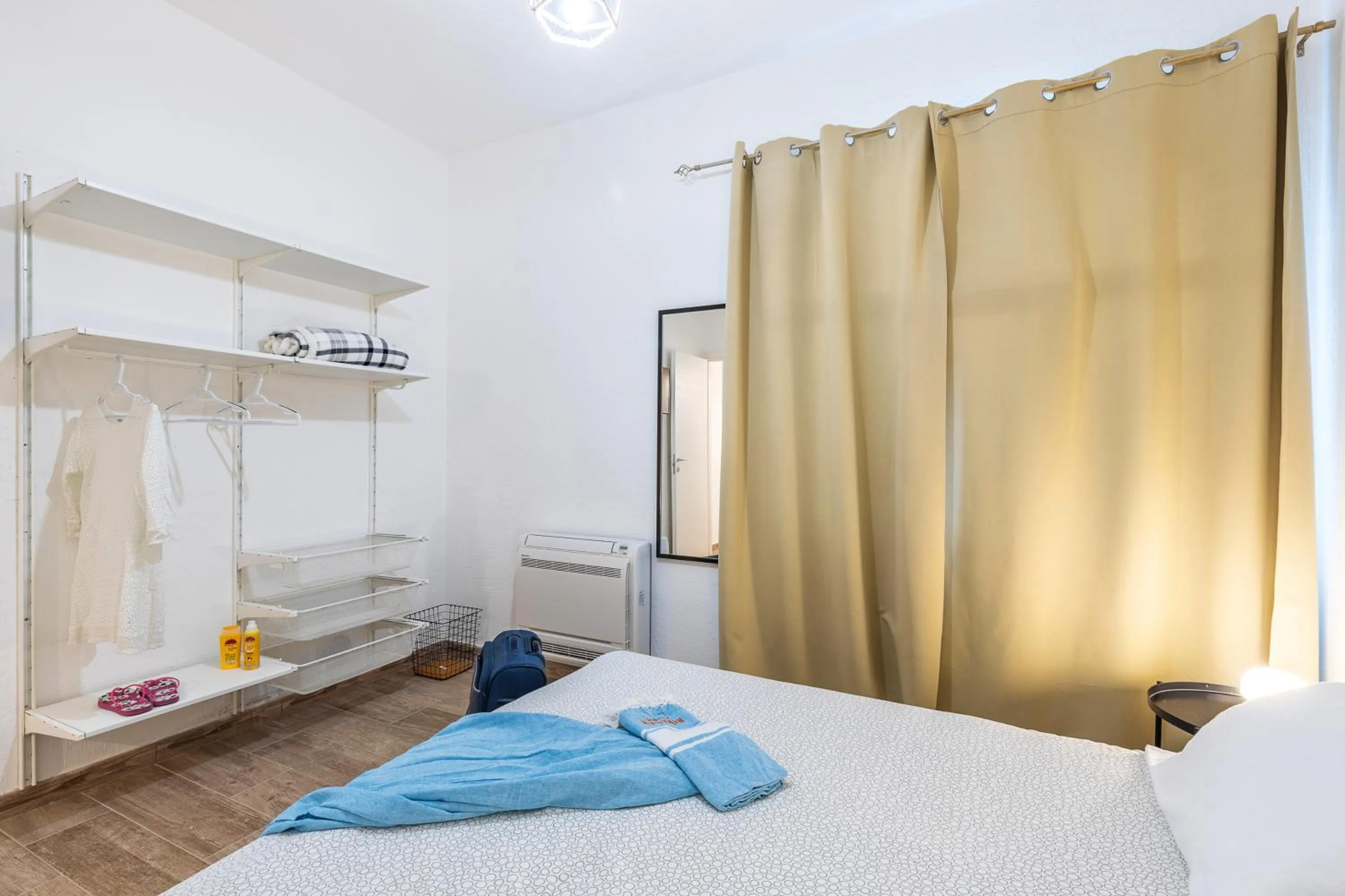 Bed in Acquazzurra Affittacamere