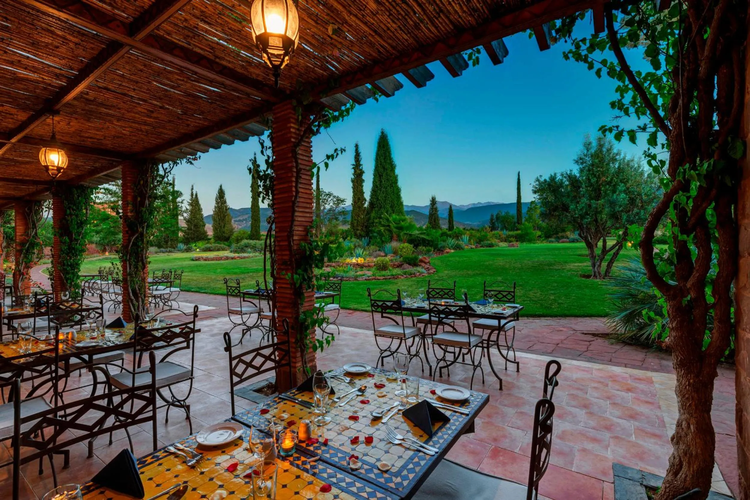 Restaurant/places to eat in Kasbah Angour